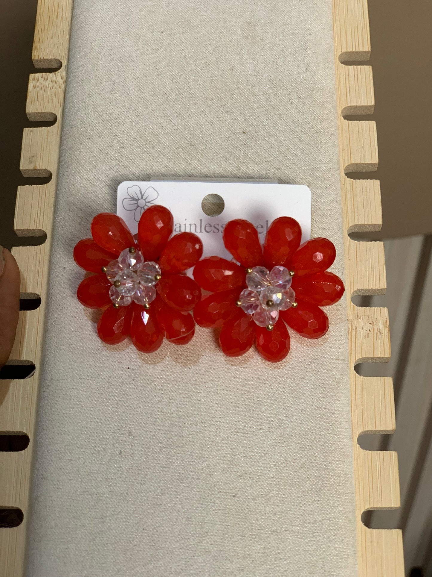 Red earring B3