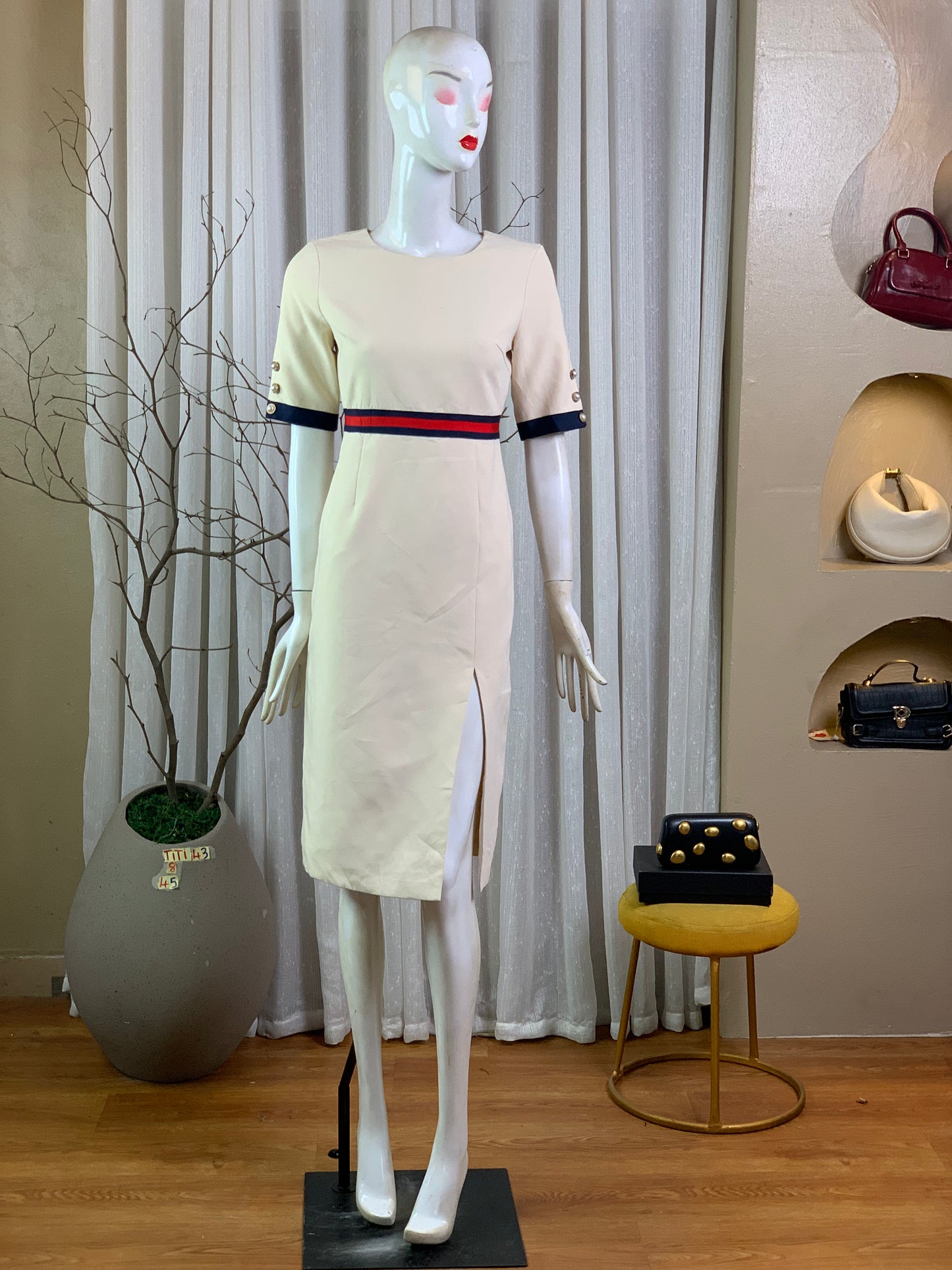 TITI43 SIZE8 Corporate DRESS Length45