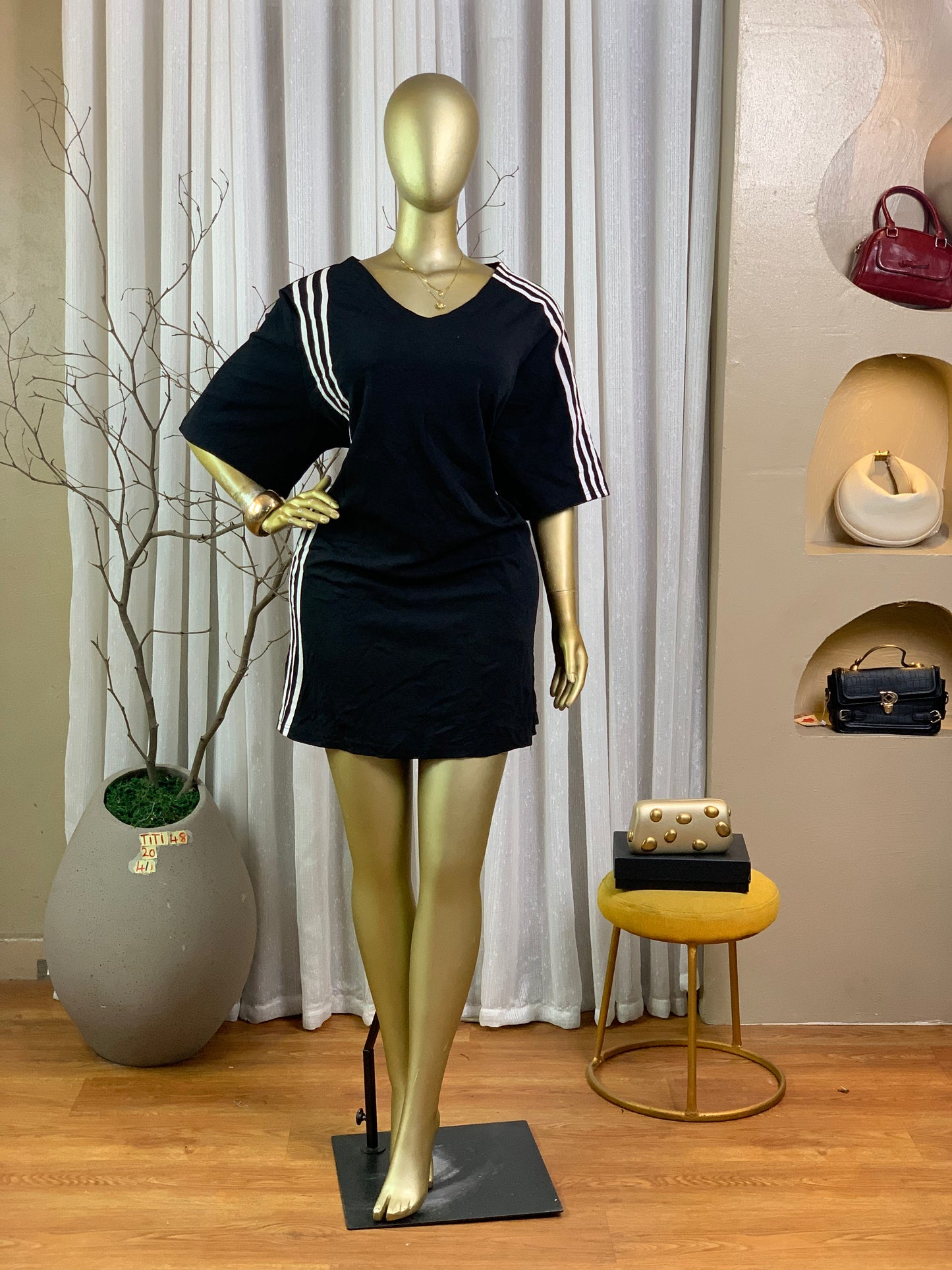 TITI48 SIZE20 Black DRESS Length41