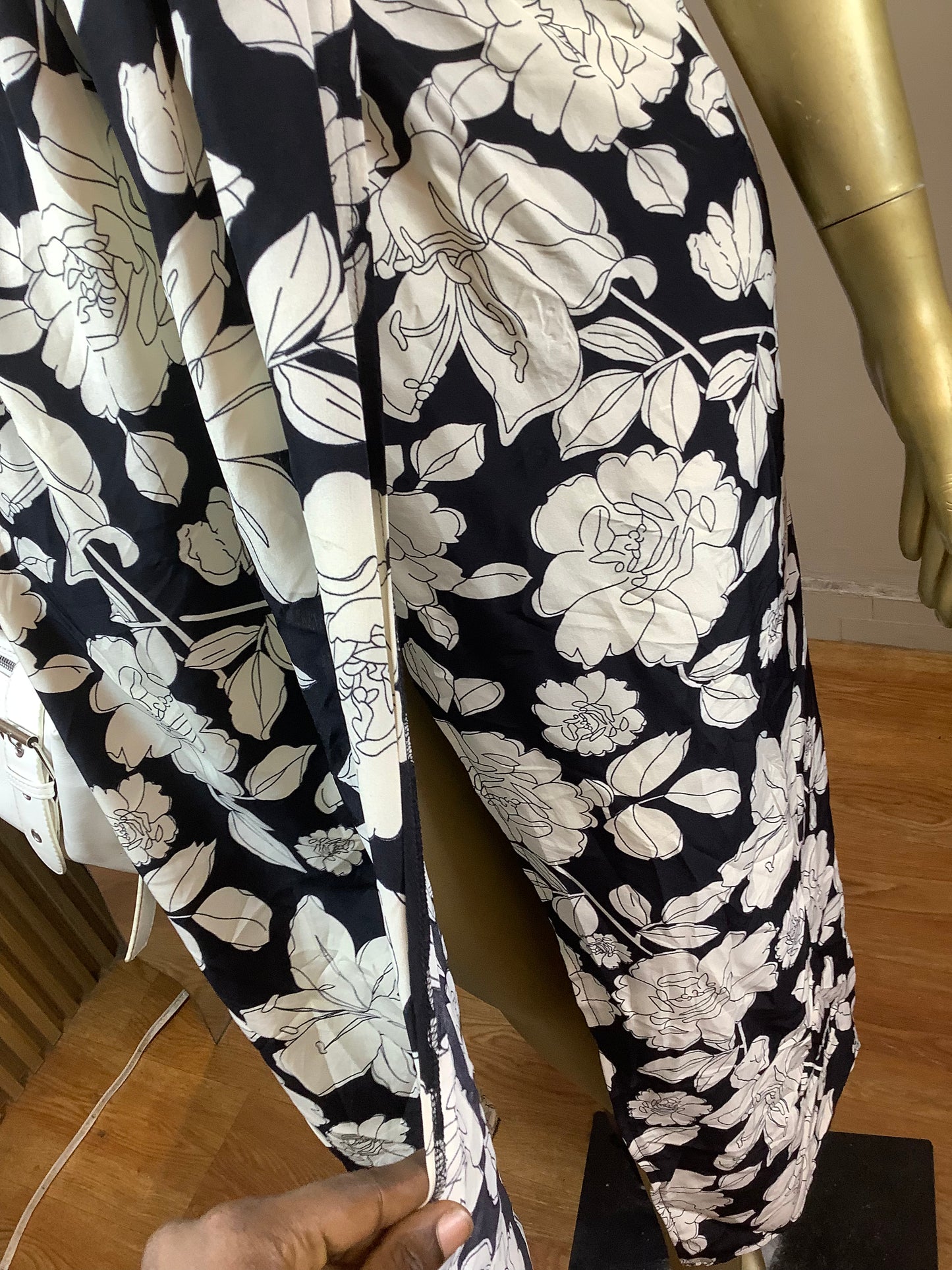 SIZE14 MUNCH330 Length55(White&black floral)