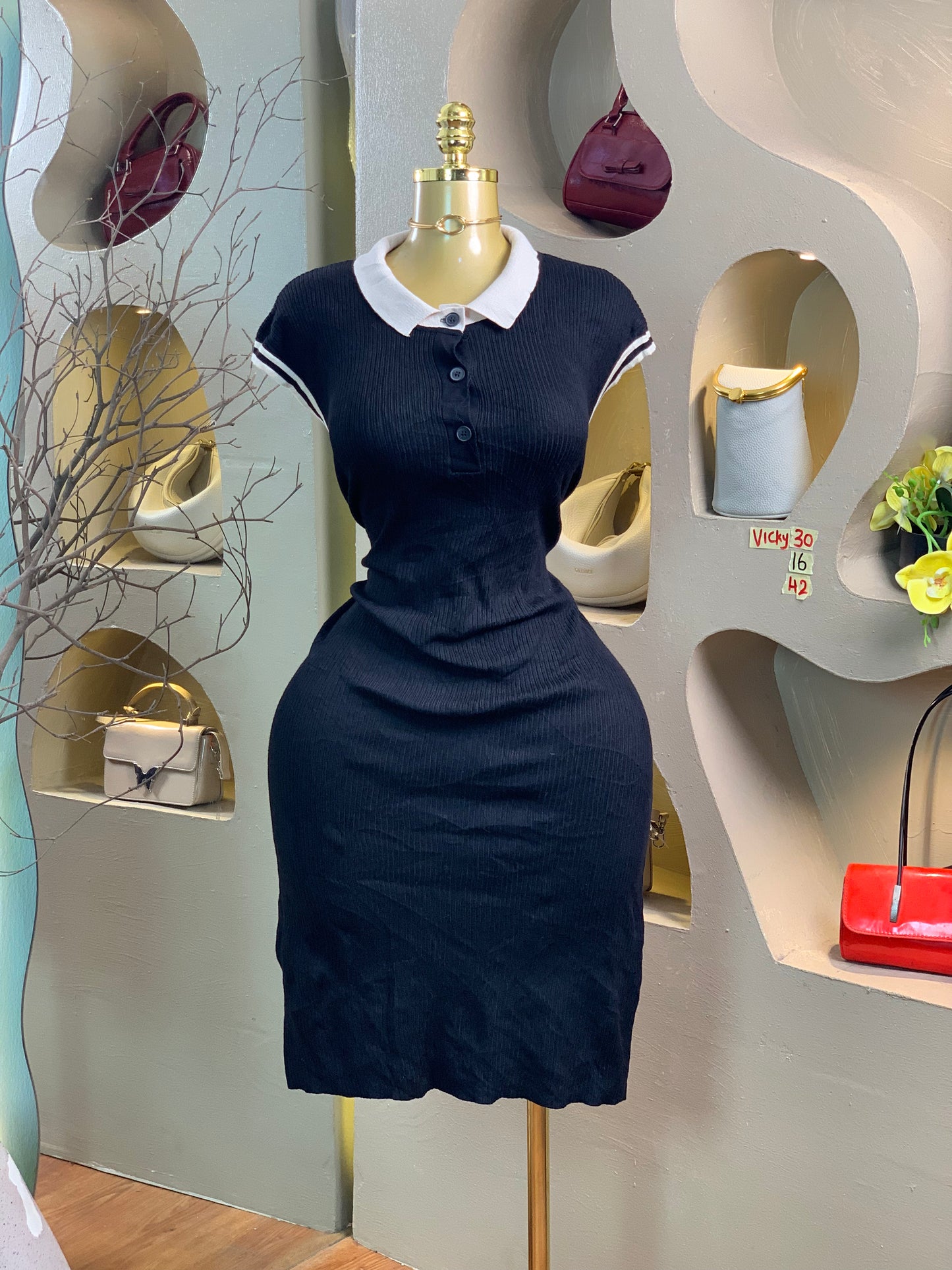 VICKY30 SIZE16 Black DRESS Length42