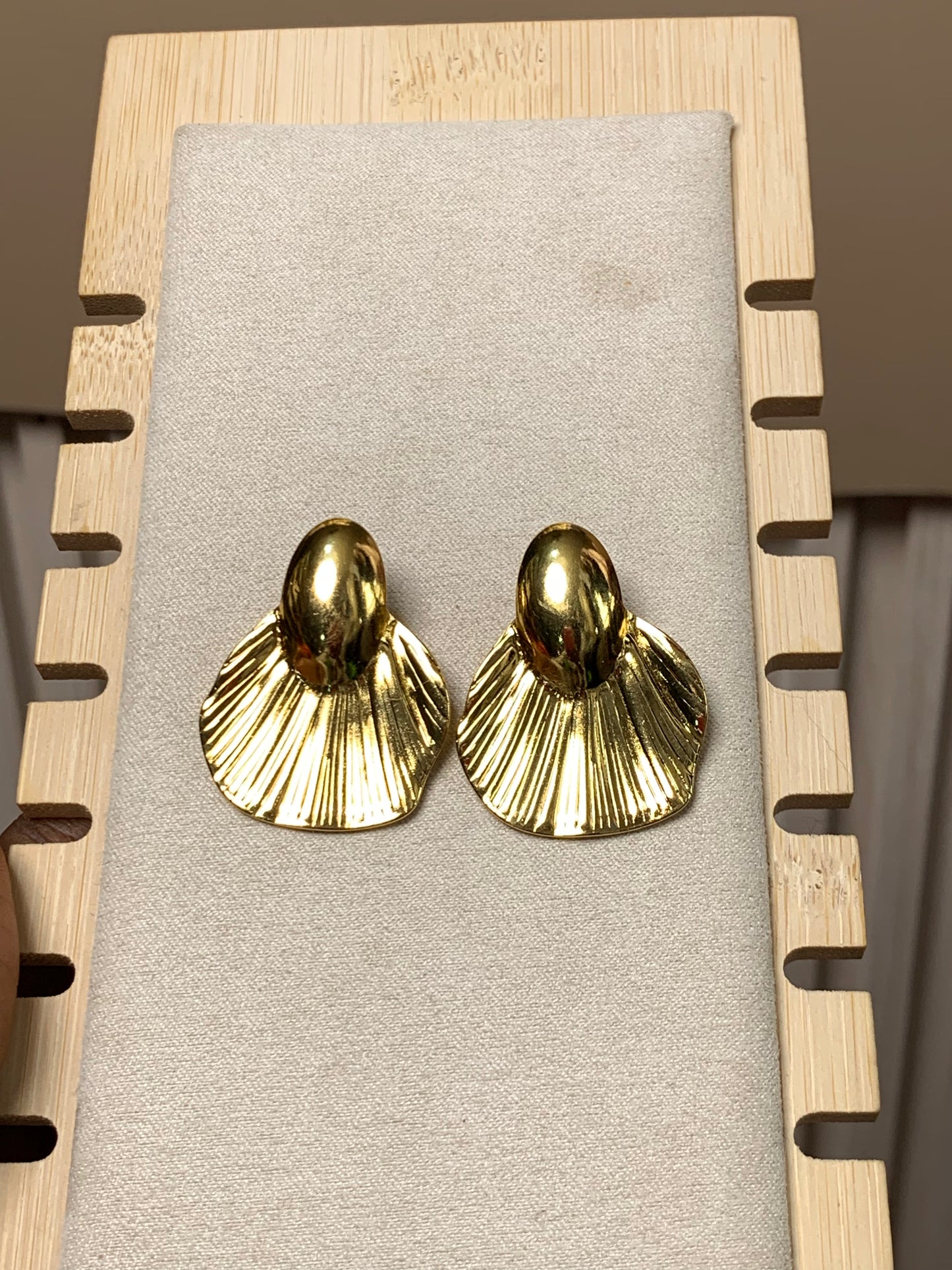 Earring E64
