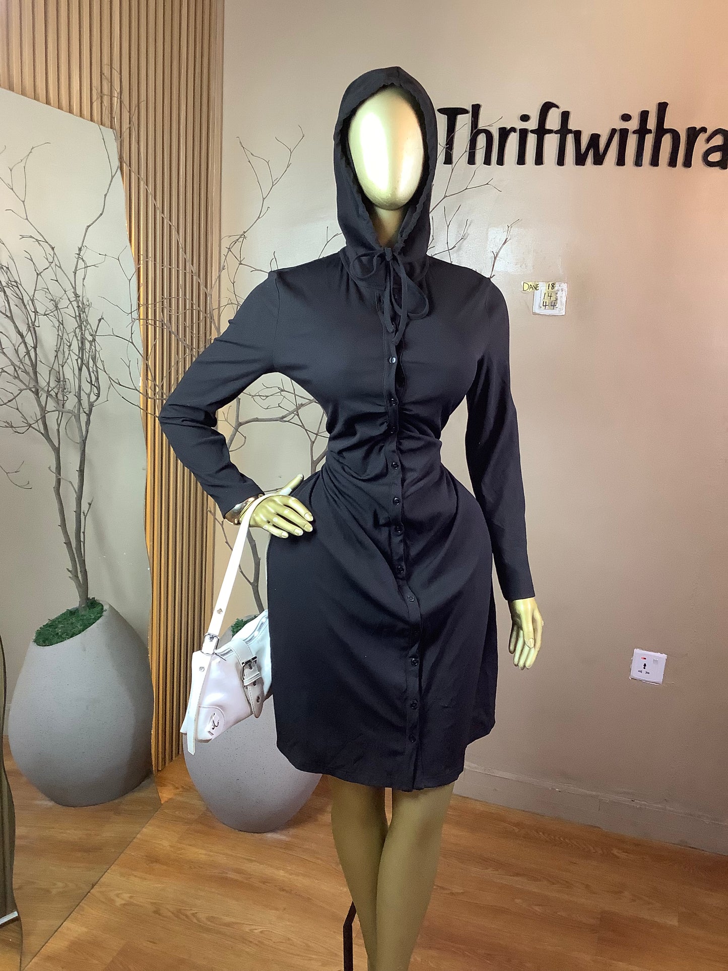 DAVE18 BLACK DRESS SIZE14 Length44
