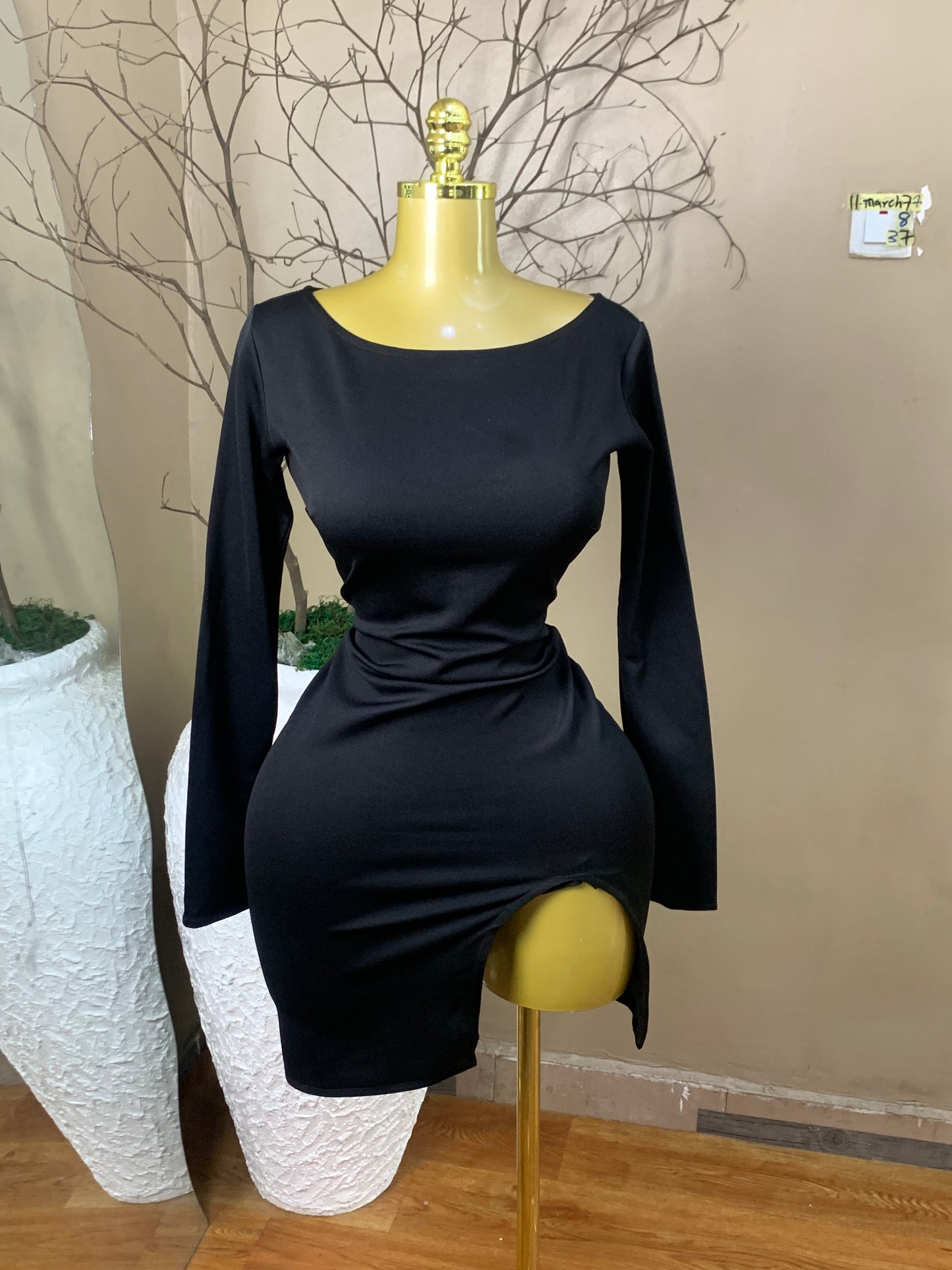 SIZE8 11MAR77 Length37