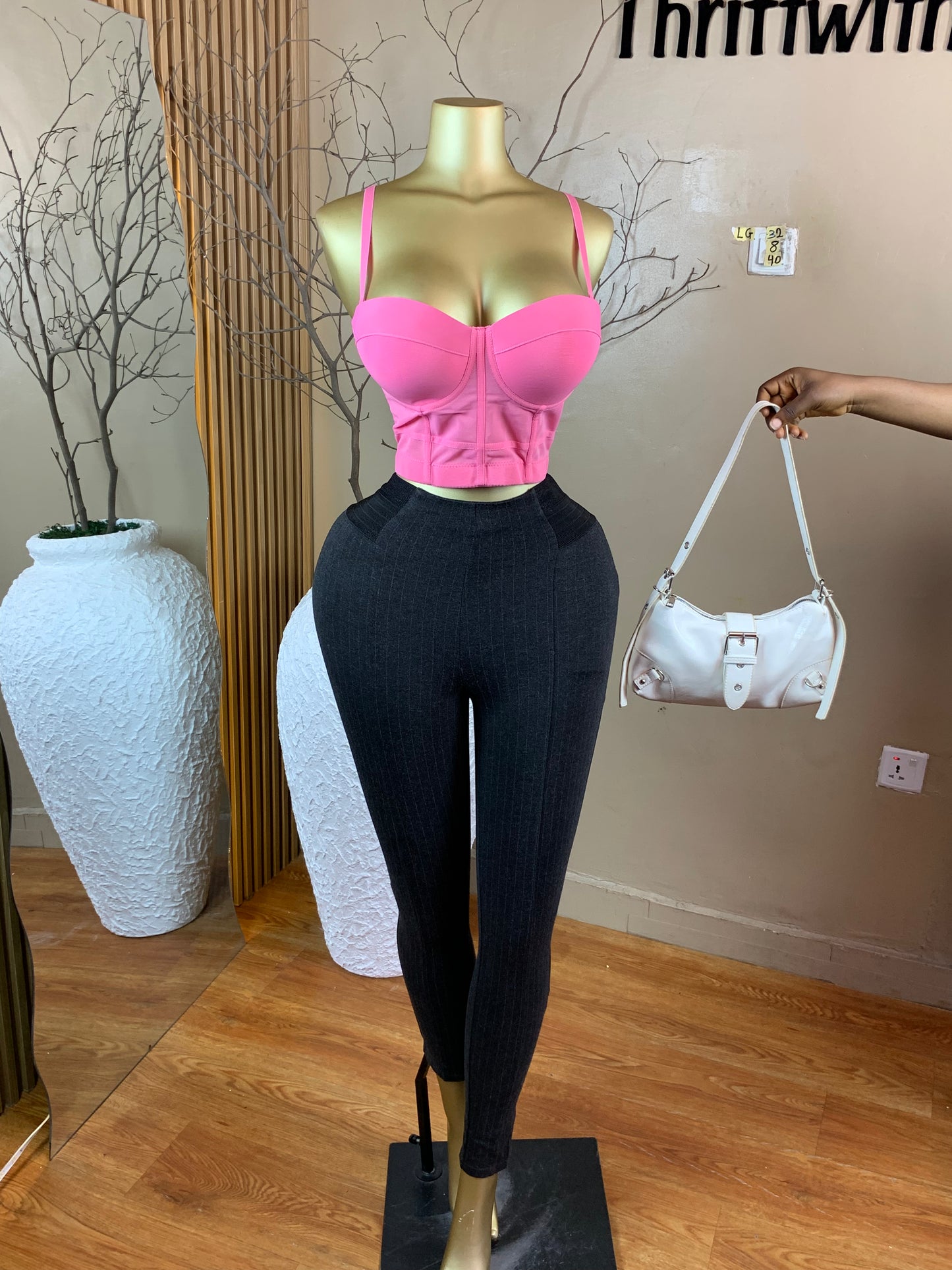 SIZE8 LG32 Length40 (Leggings only)