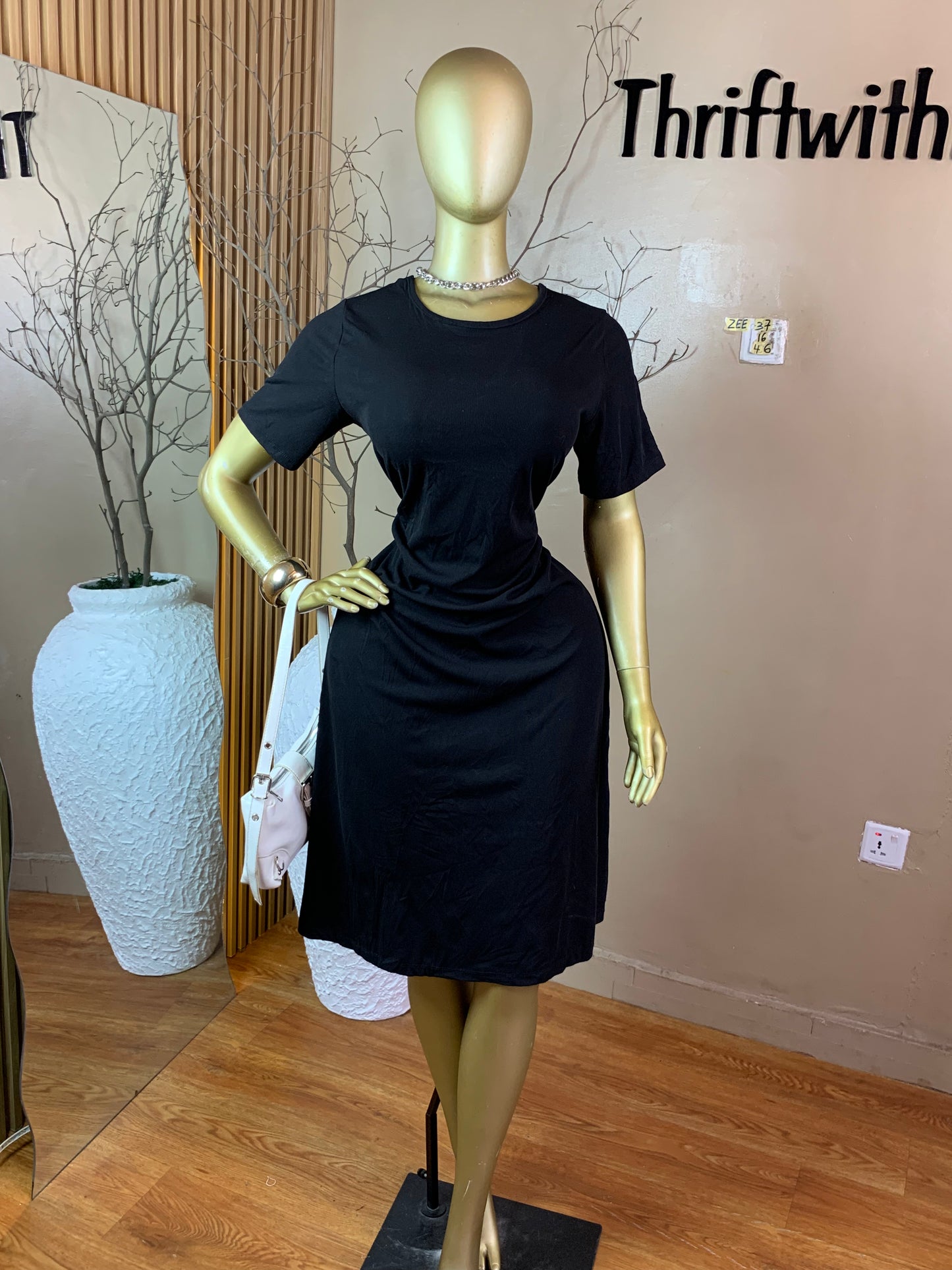 ZEE37 BLACK DRESS SIZE16 Length46
