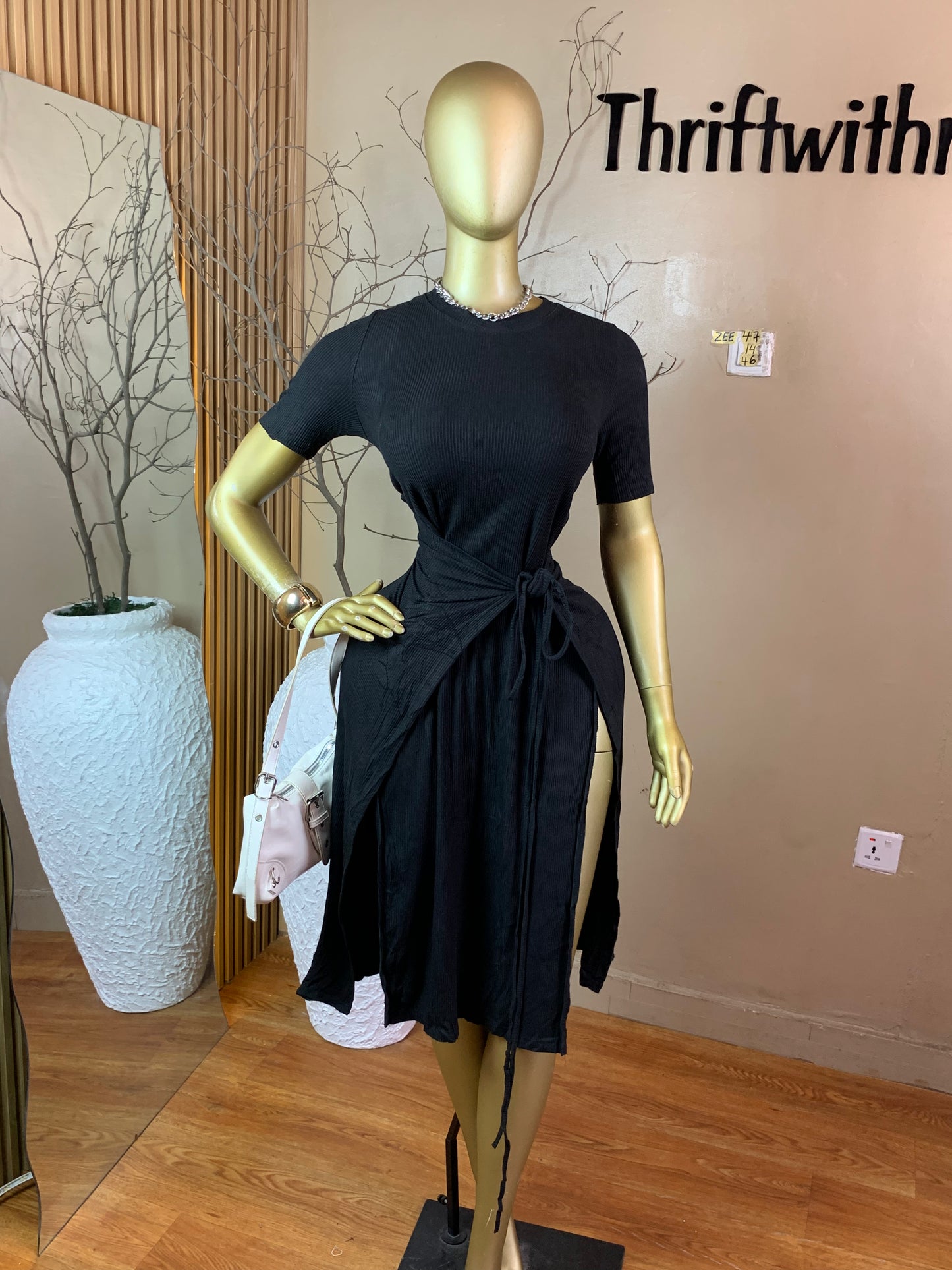 ZEE47 BLACK DRESS SIZE14 Length46