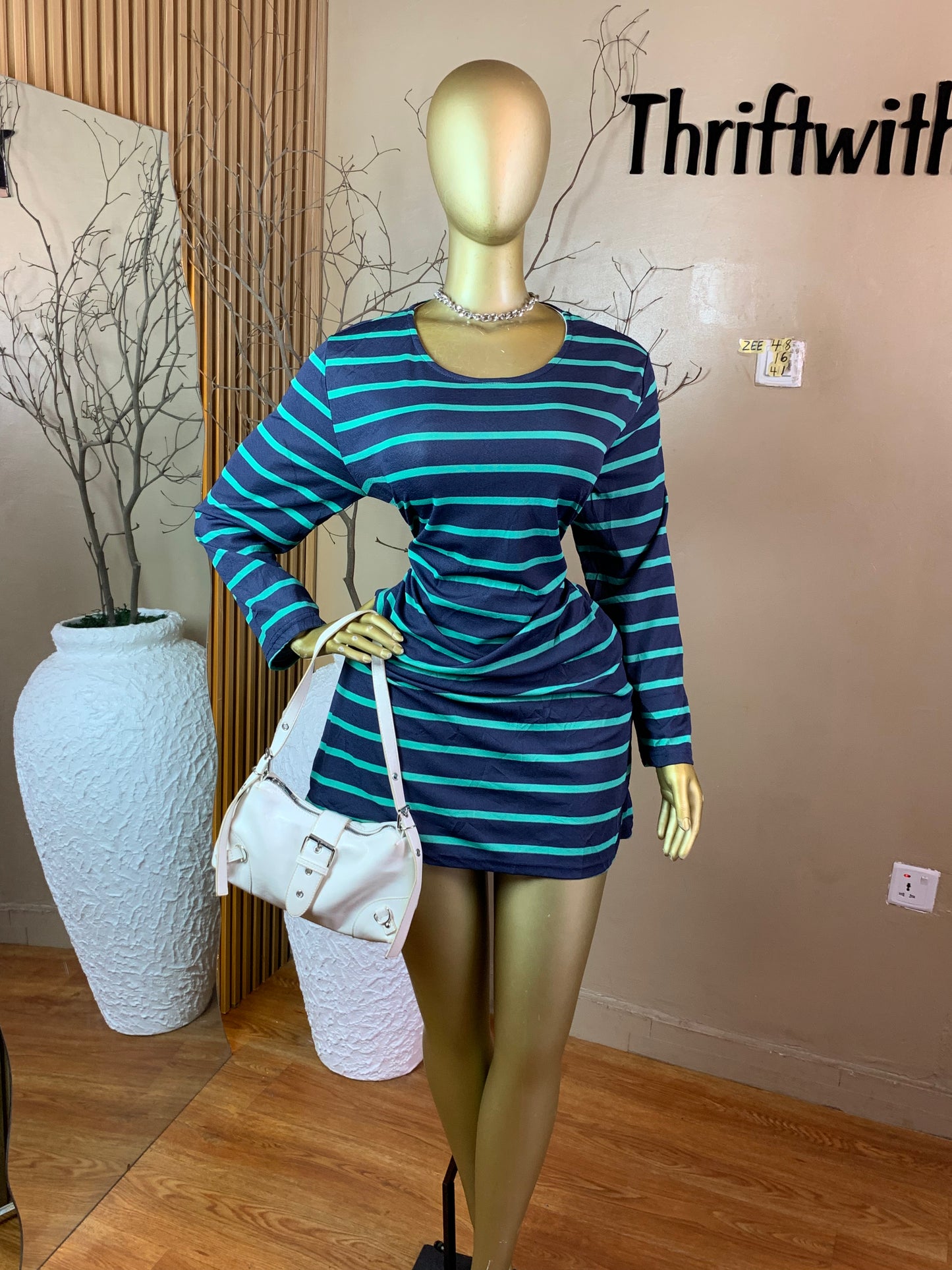 ZEE48 MINT GREEN DRESS SIZE16 Length41