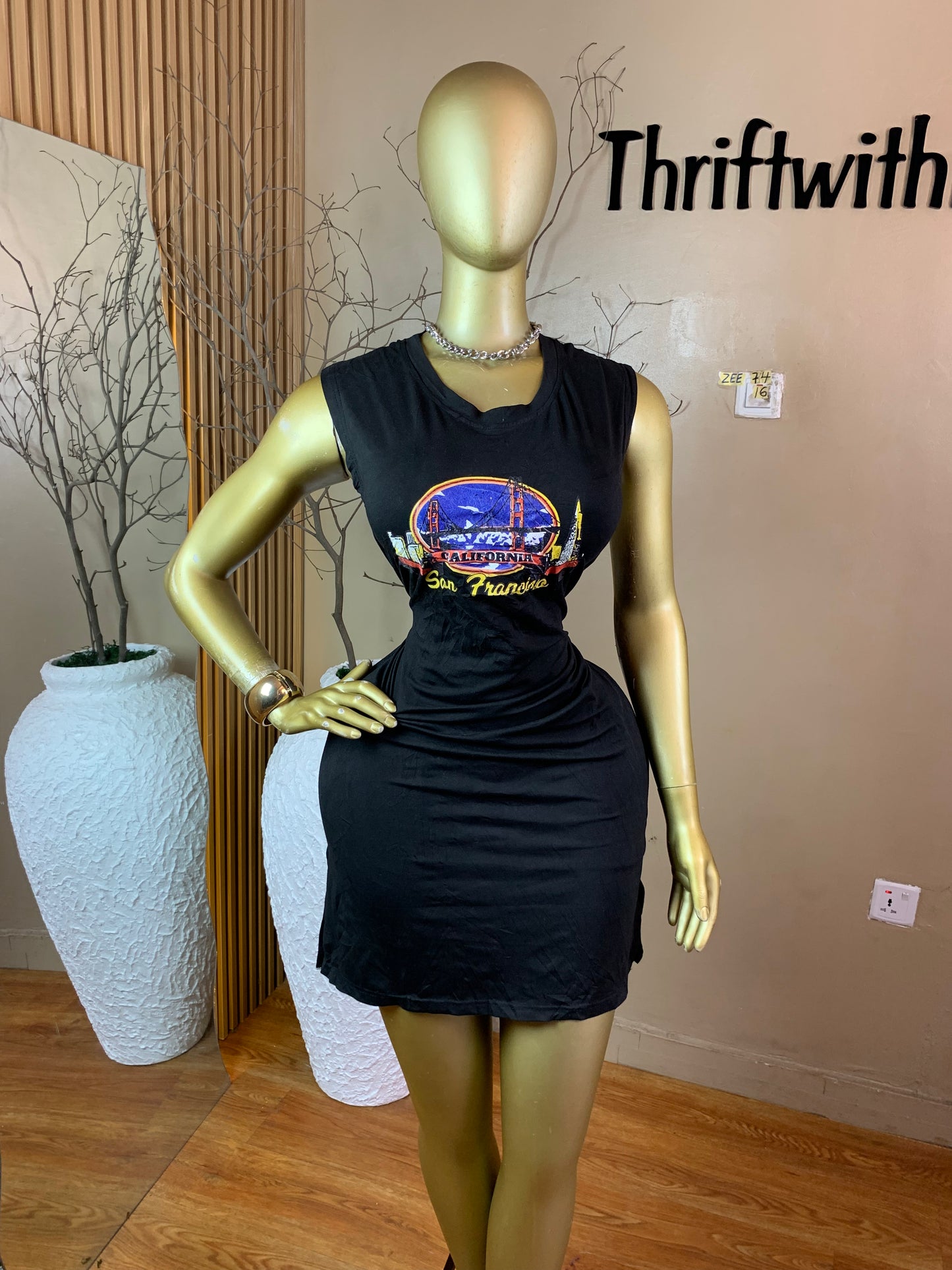 ZEE74 BLACK DRESS SIZE16