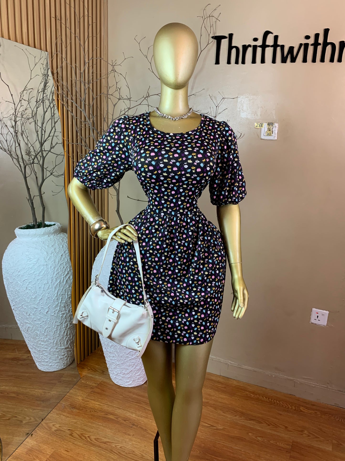 ZEE99 FLORAL DRESS SIZE16 Length38