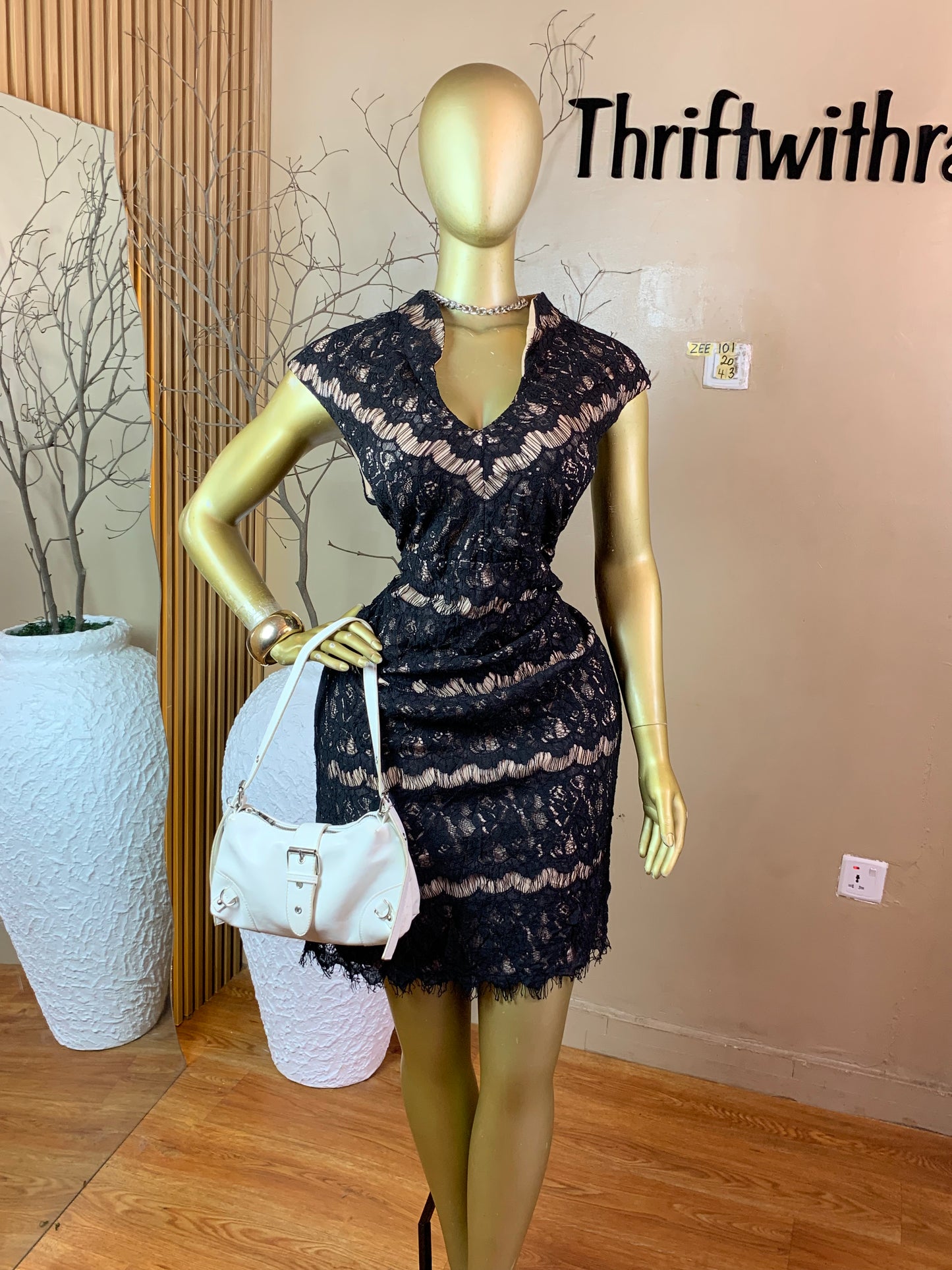 ZEE101 BLACK&NUDE DRESS SIZE20 Length43