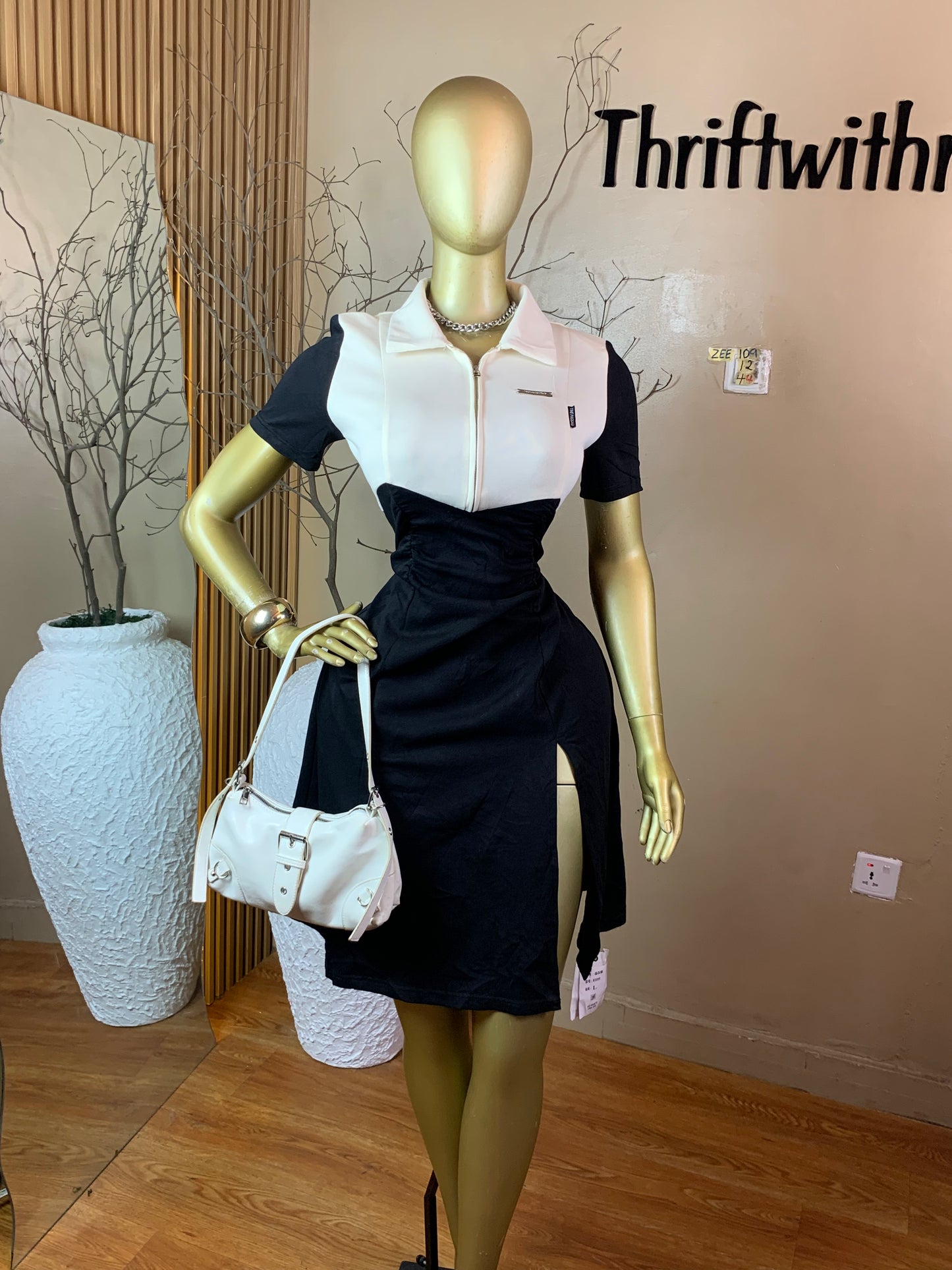 ZEE109 WHITE&BLACK DRESS SIZE10 Length44(Little stain)