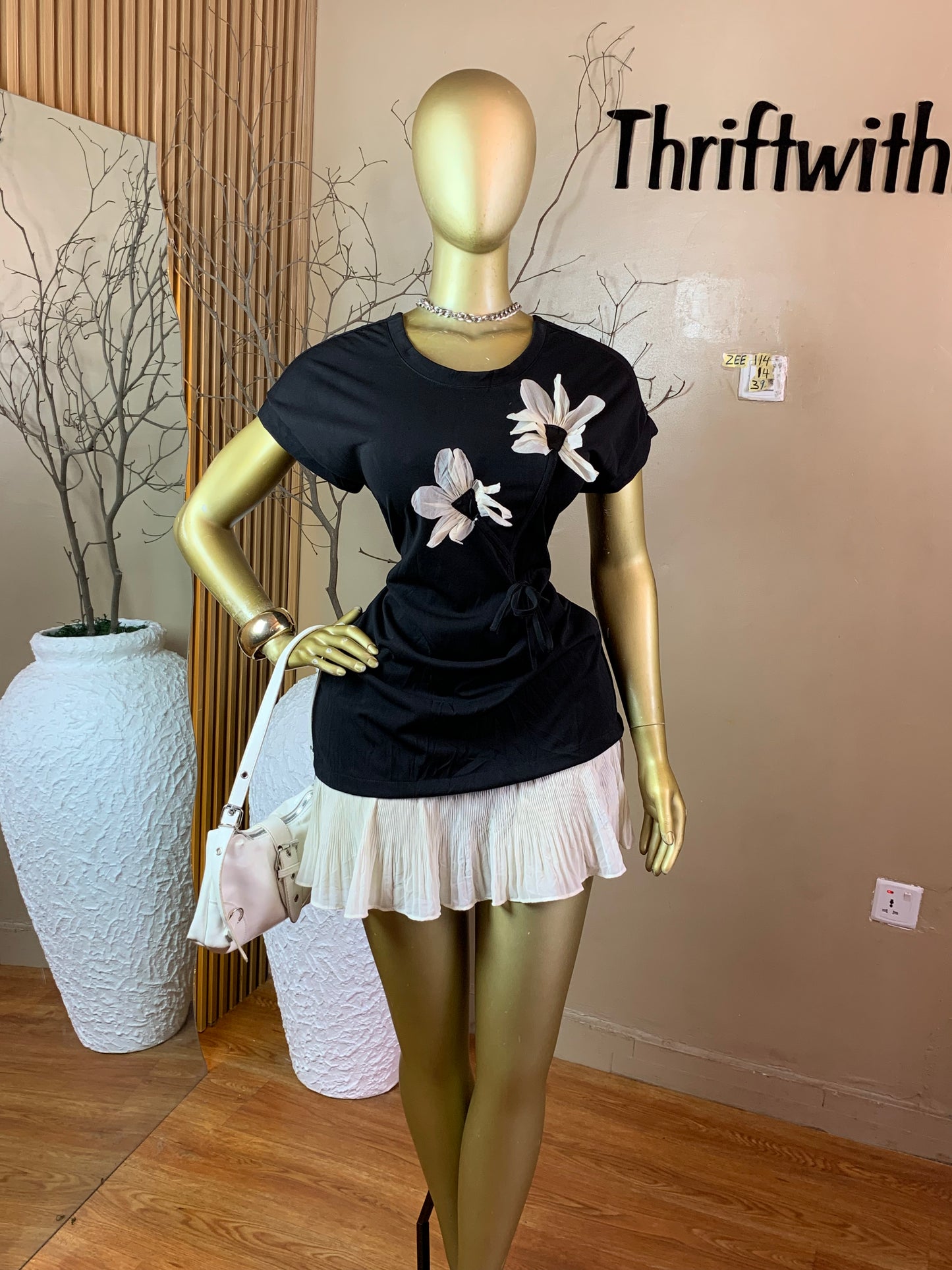 ZEE114 WHITE&BLACK SIZE14 Length39(Stained)
