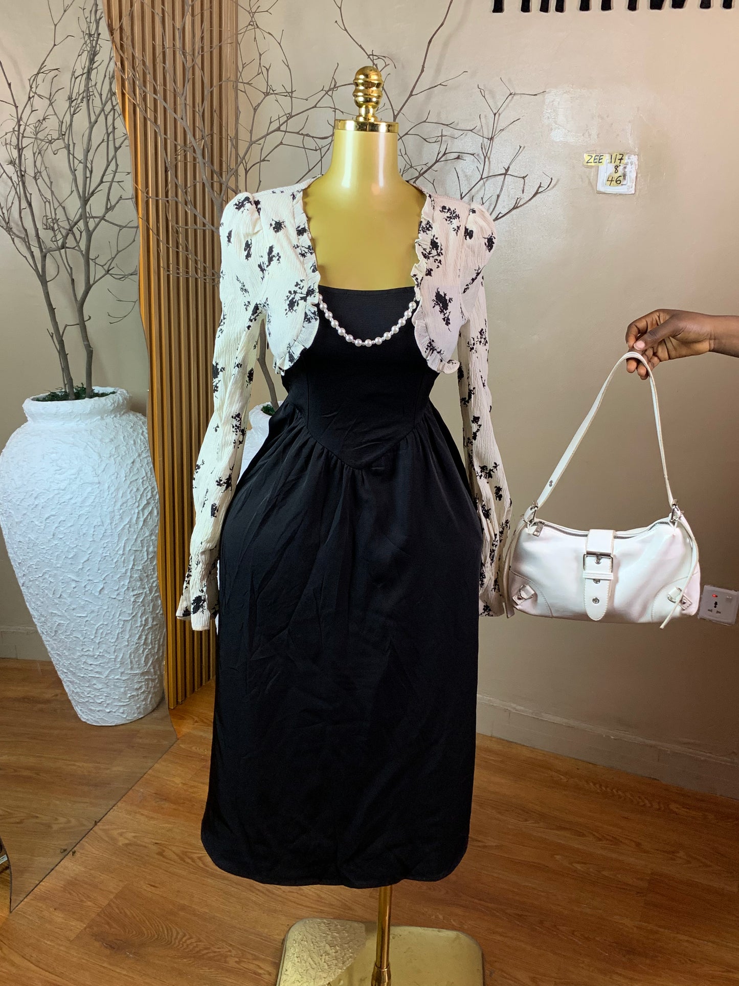 ZEE117 WHITE&BLACK CORPORATE DRESS SIZE8 Length46