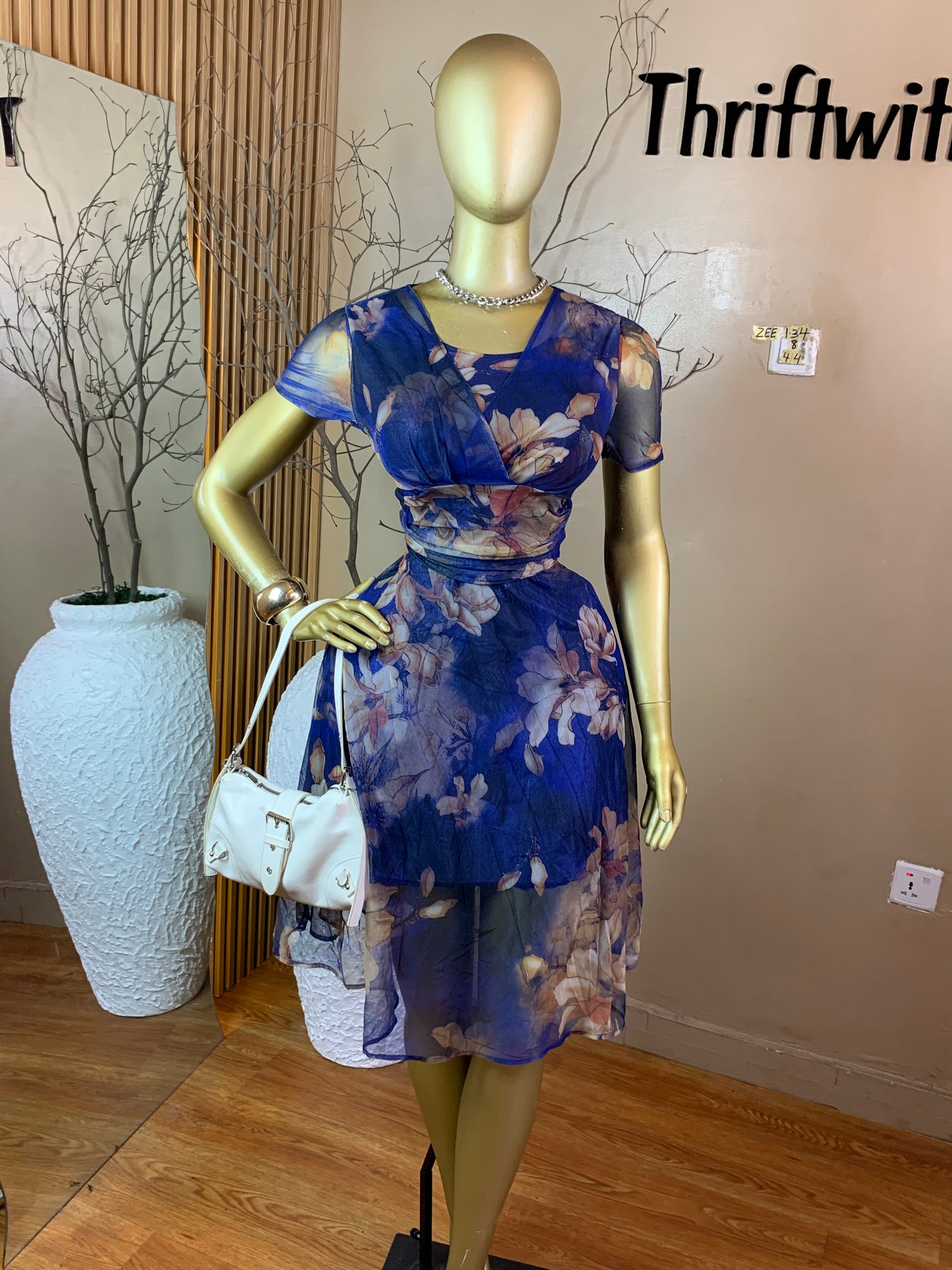 ZEE134 FLORAL DRESS SIZE8 Length44