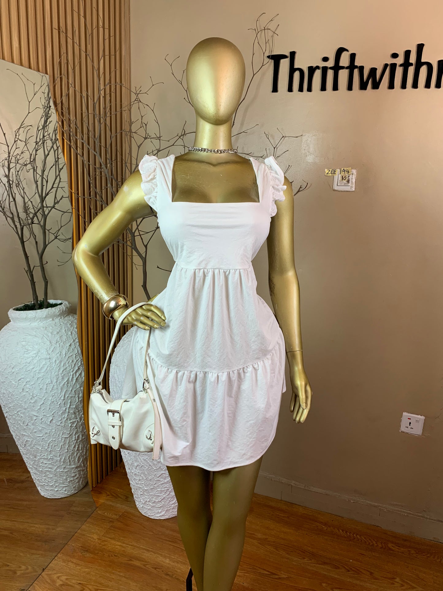 ZEE144 WHITE DRESS SIZE10(Little stain)