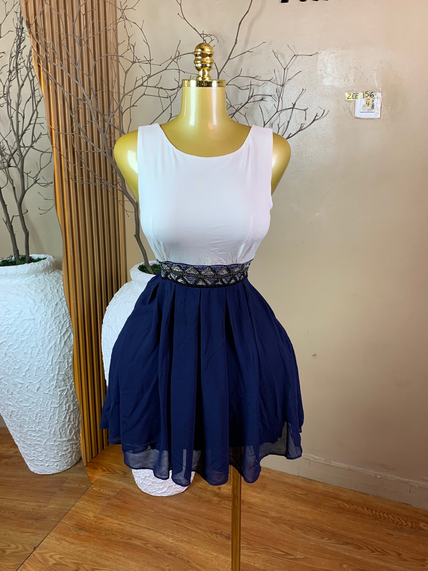 ZEE156 BLUE&WHITE DRESS SIZE4
