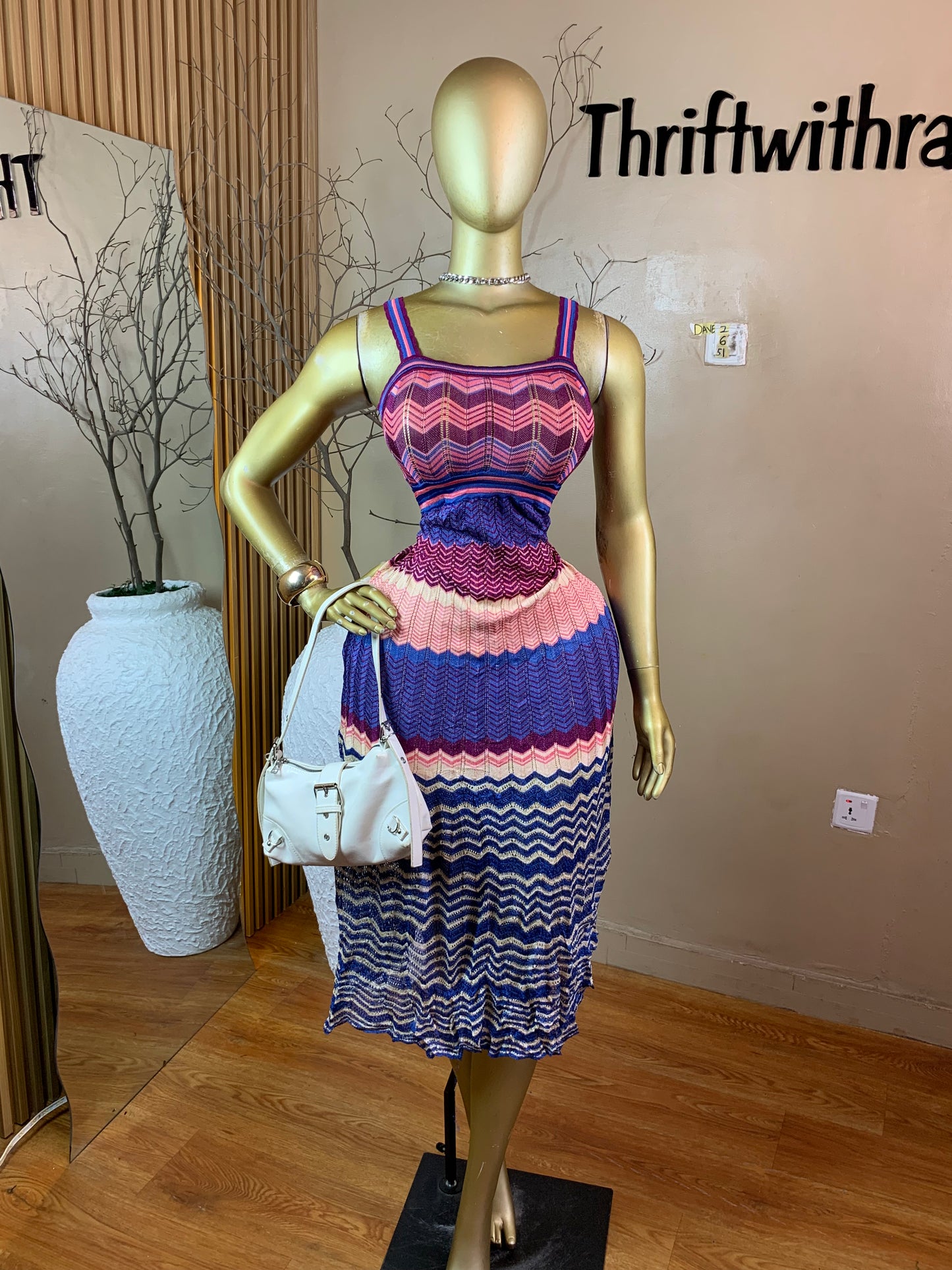 DAVE2 KNIT DRESS SIZE6 Length51