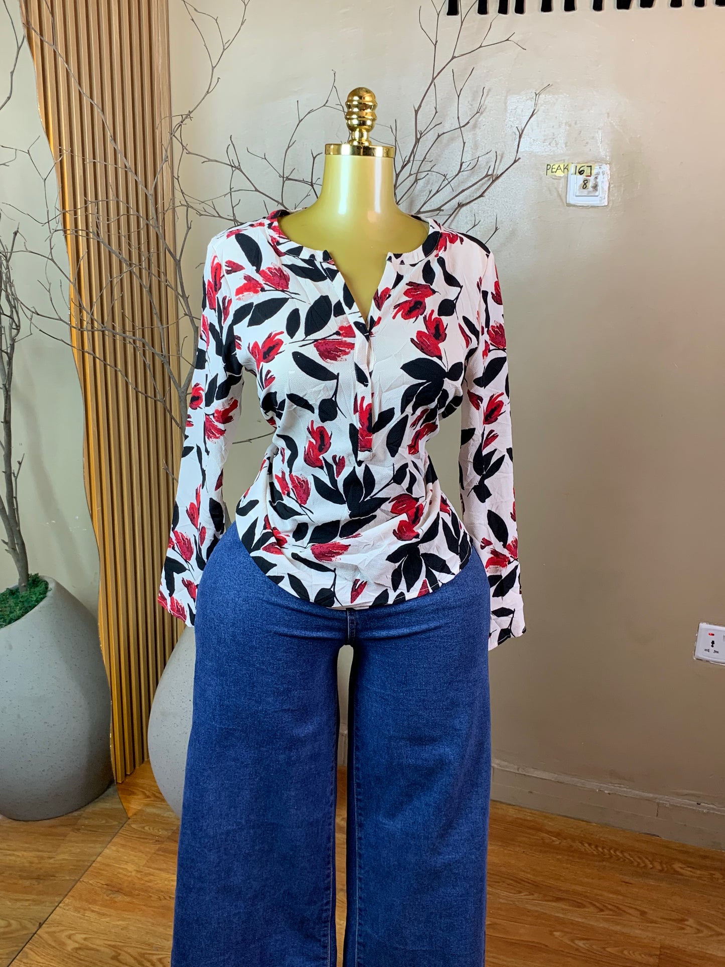 PEAK167 FLORAL TOP SIZE8