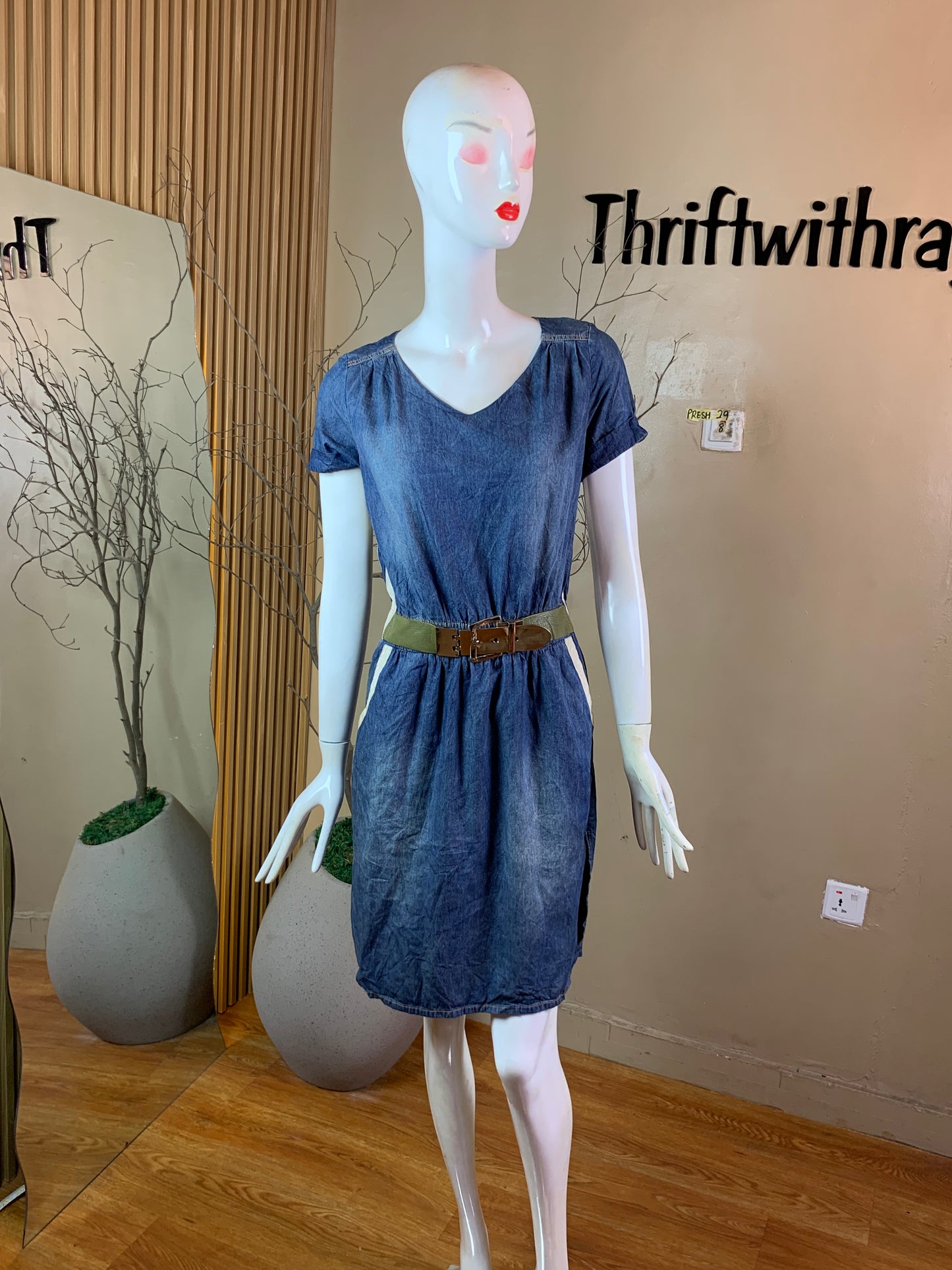 PRESH29 DENIM DRESS SIZE8