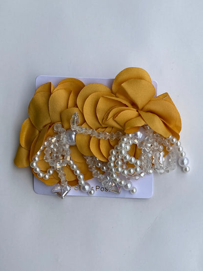 Flower pendant earrings