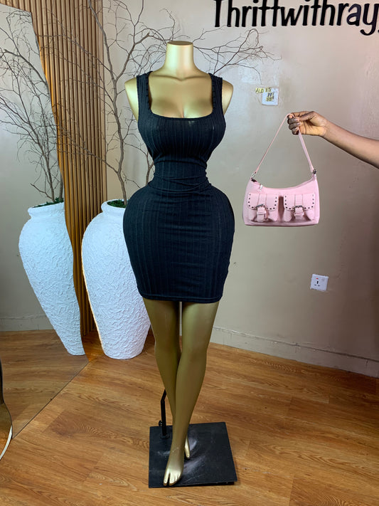 SIZE14 ALO15 BLACK DRESS Length38