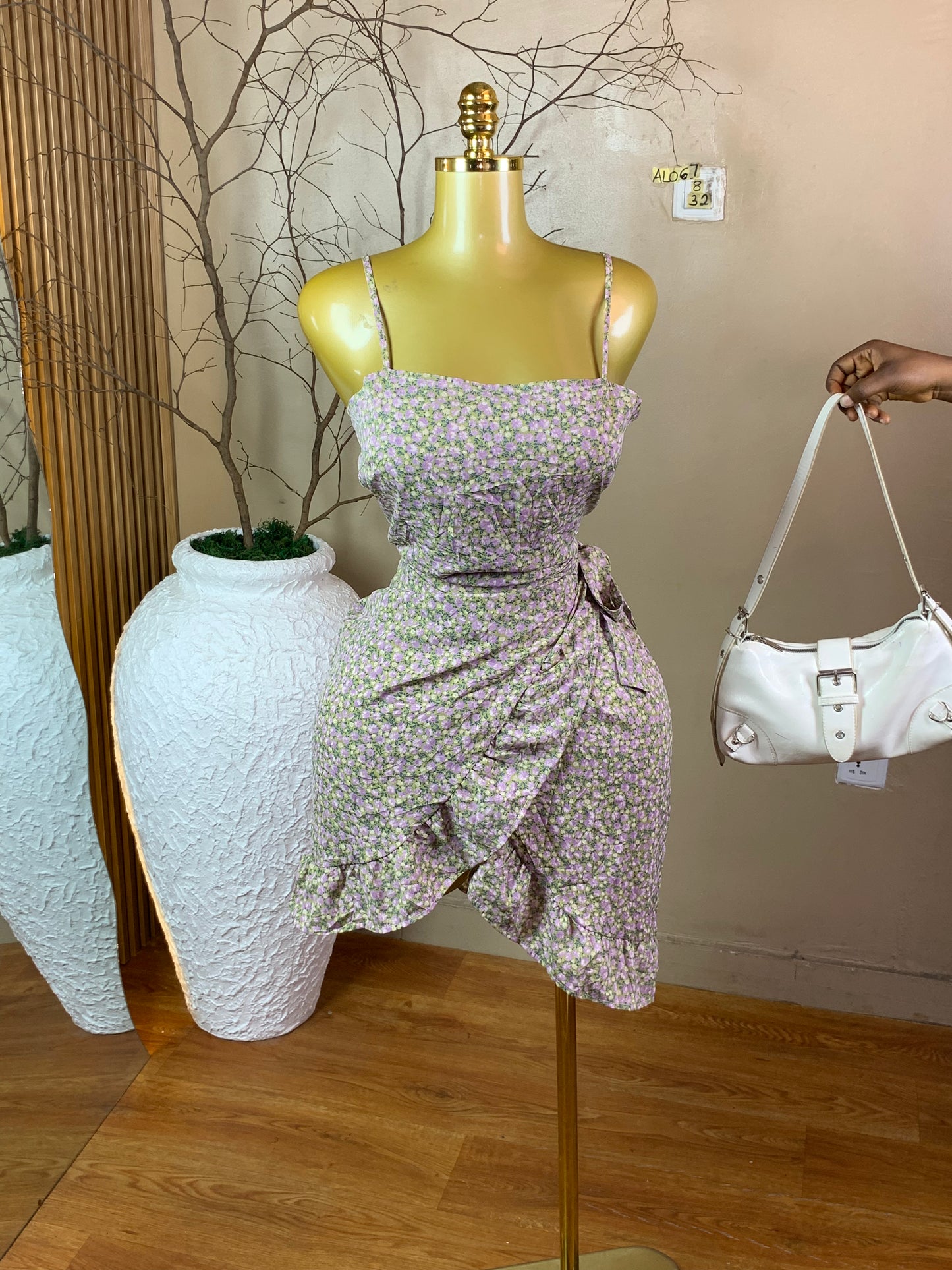 SIZE8 ALO67 FLORAL DRESS Length32