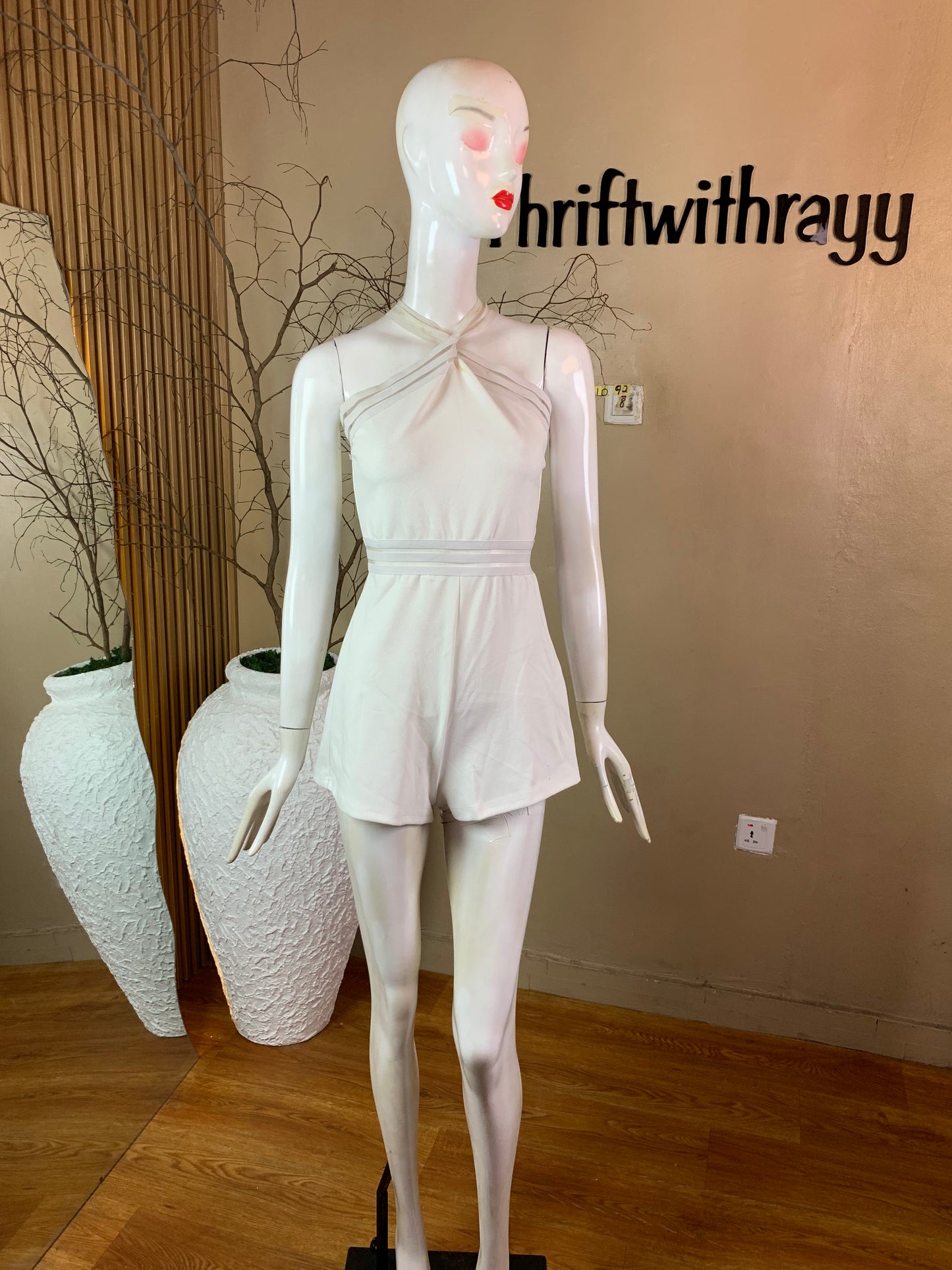 SIZE6&8 ALO92 WHITE PLAYSUIT