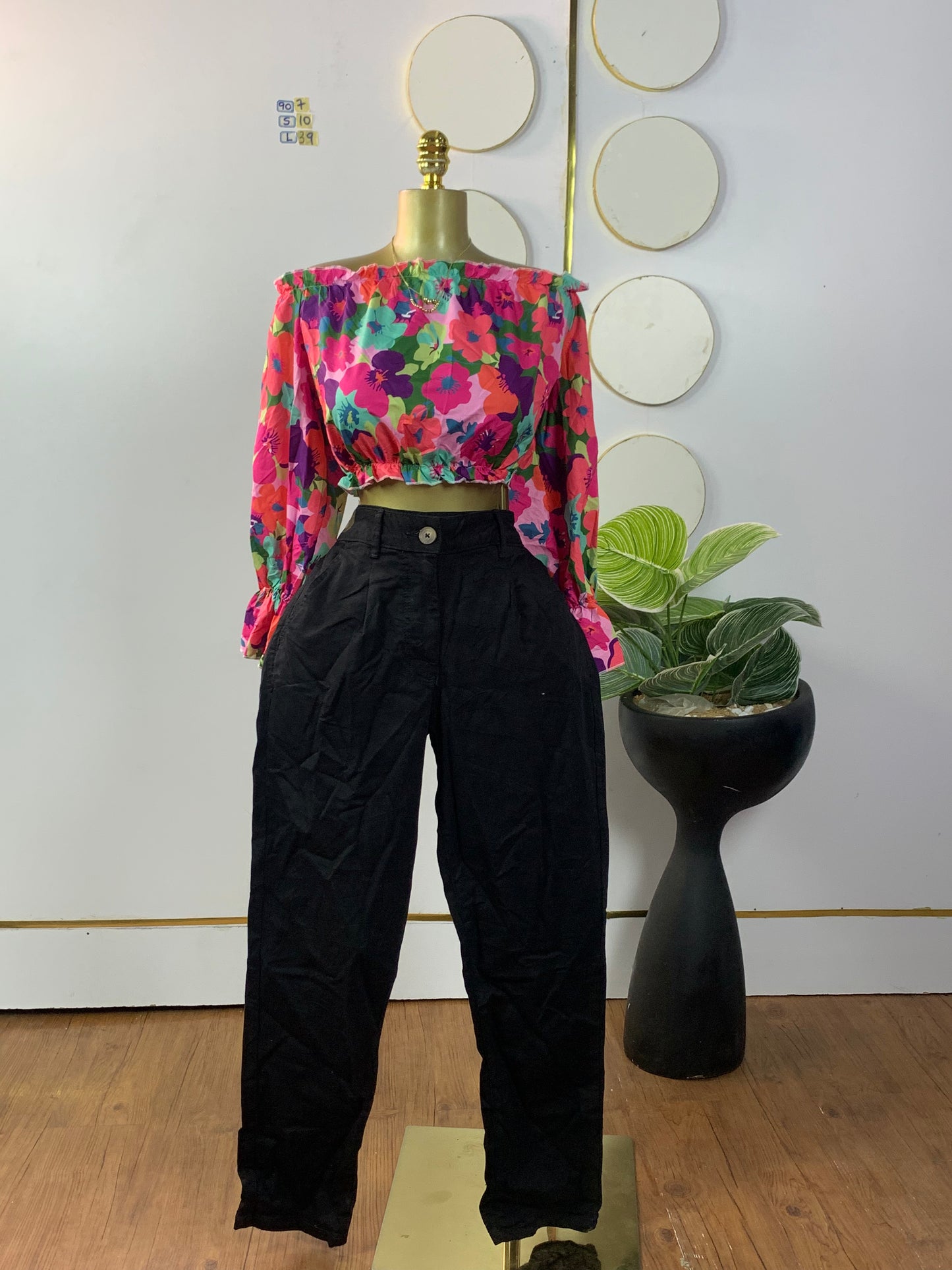 SIZE10 9O7 Length39 (Jean only)