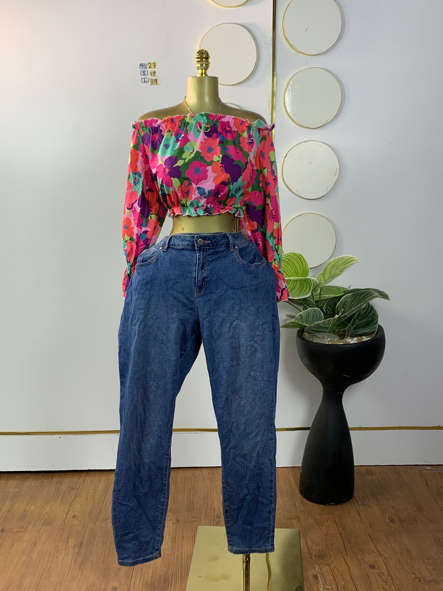 SIZE18 9O23 Length39 (Jean only)