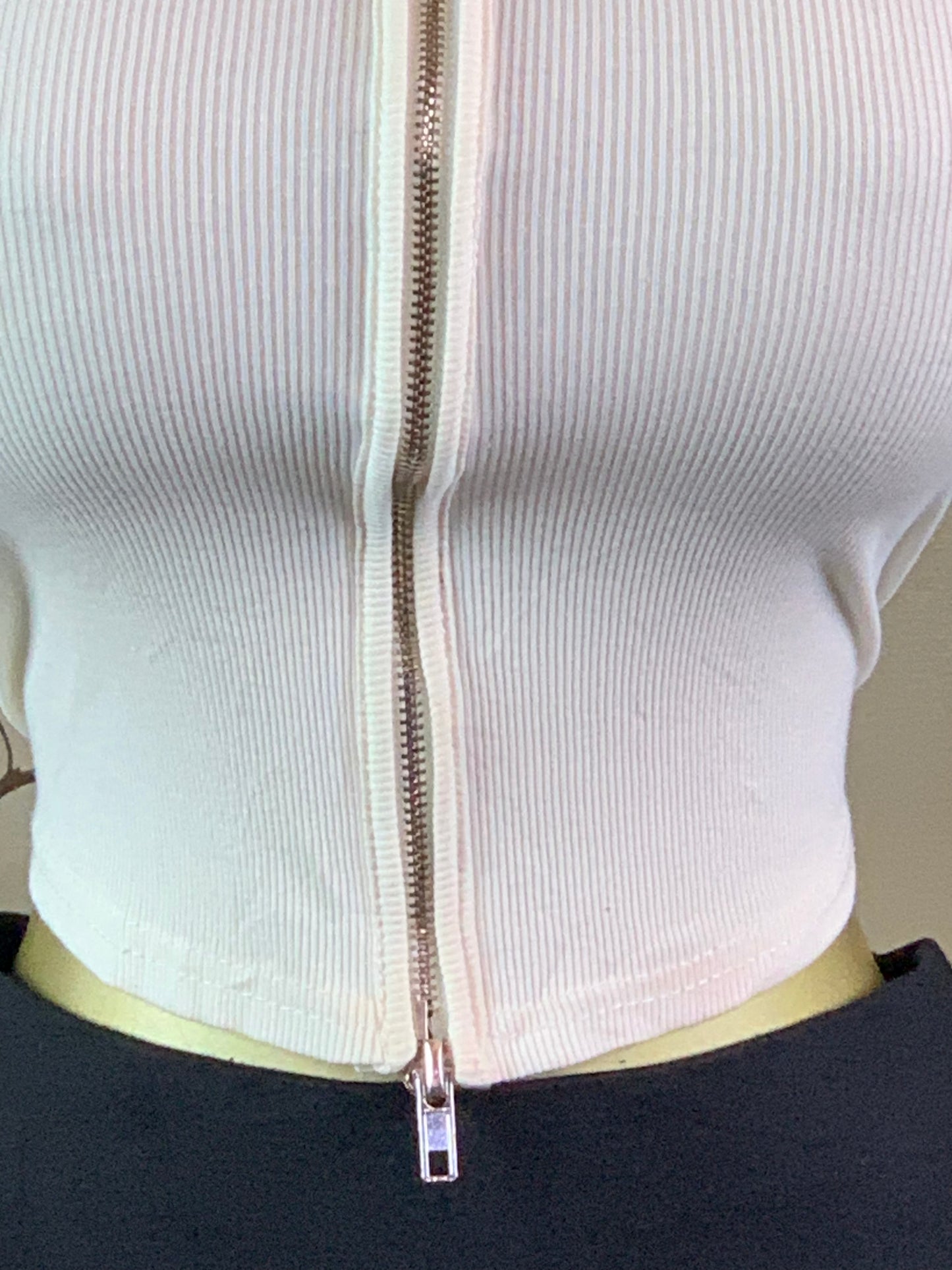 SIZE8 BOLD125 White top only Little stain