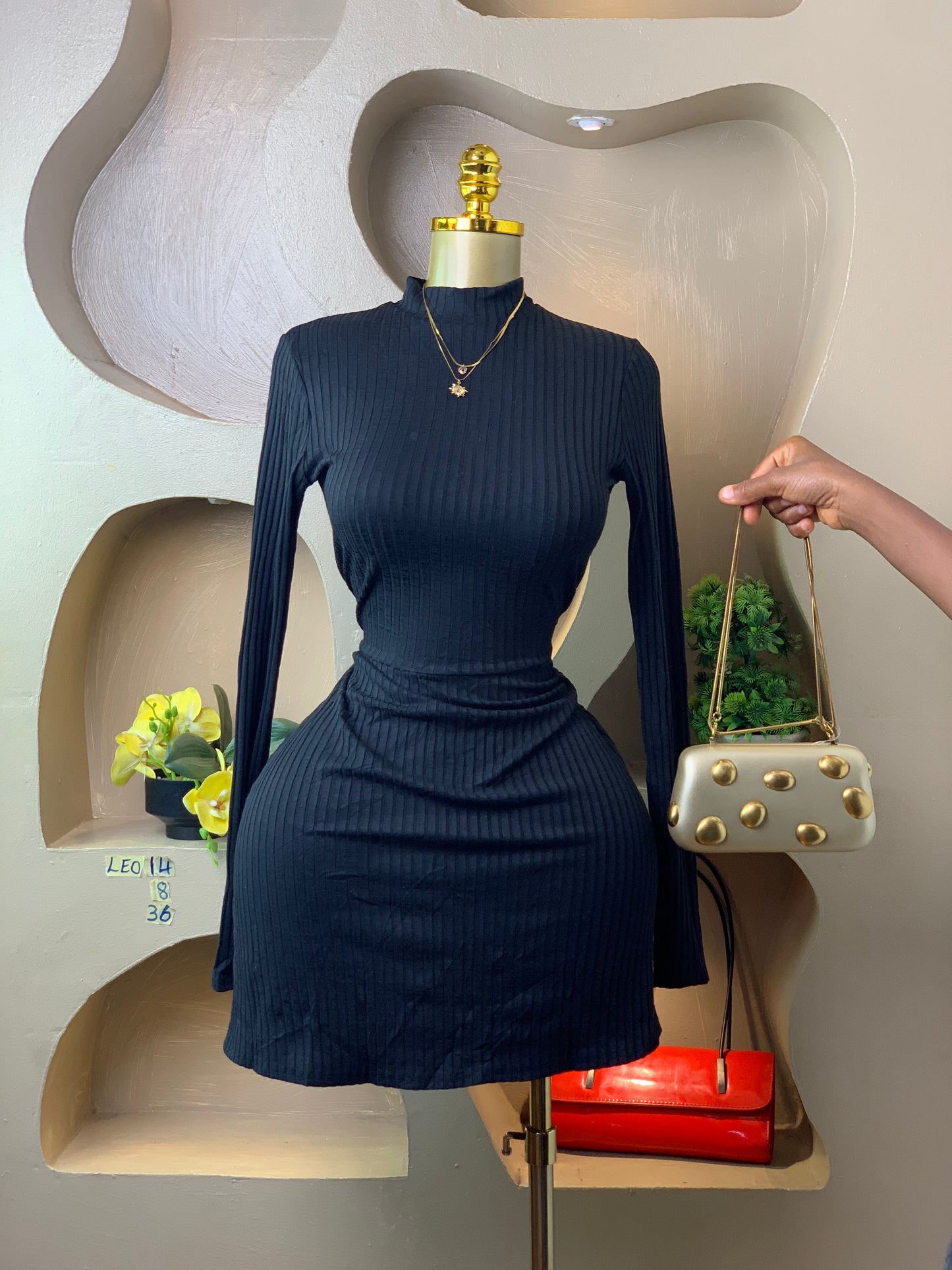 LEO14 BLACK DRESS SIZE8 Length36