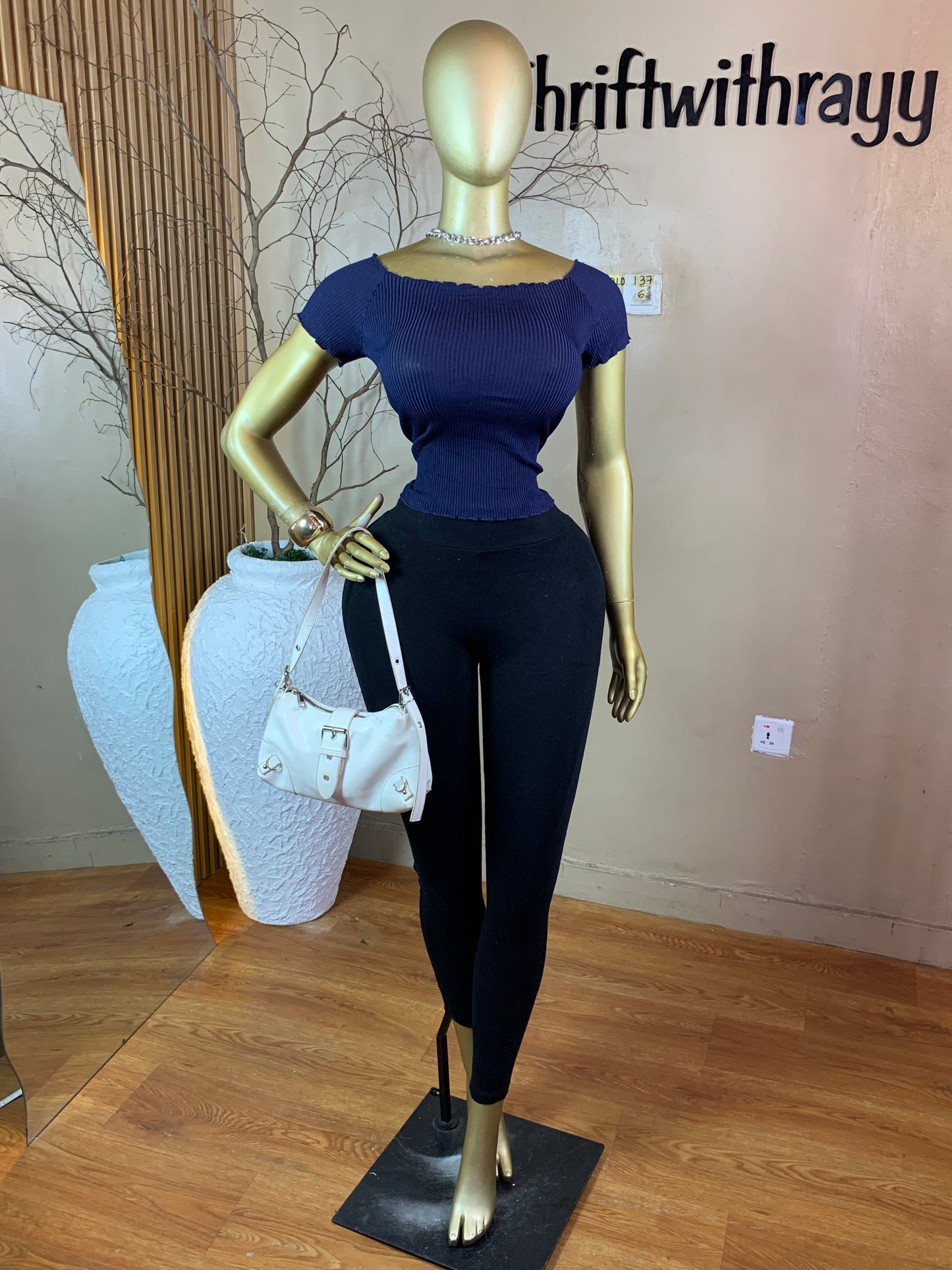 BOLD137 SIZE6 Navy blue top