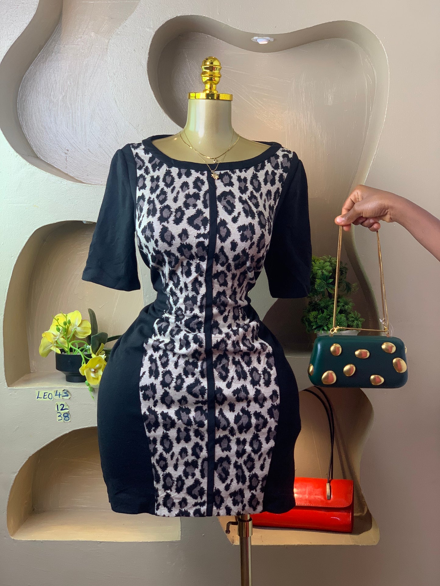 LEO43 CORPORATE DRESS SIZE12 Length38