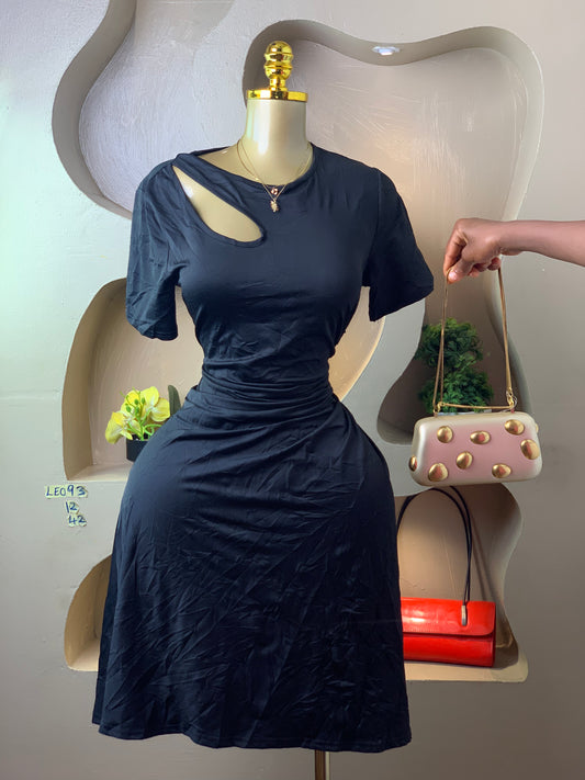 LEO93 BLACK DRESS SIZE12 Length42