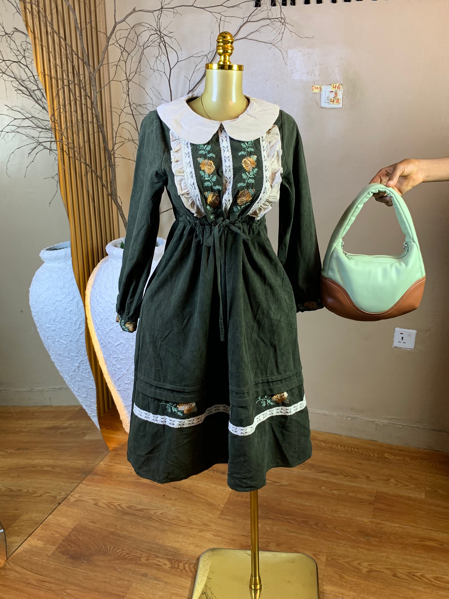 DAMSEL46 SIZE8 Length43 green dress