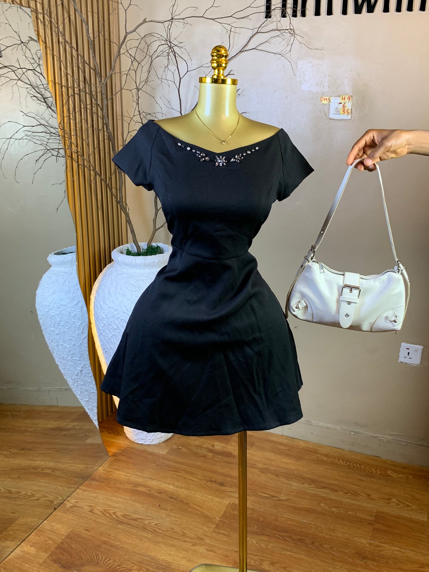 DAMSEL49 SIZE6 Length35 black dress