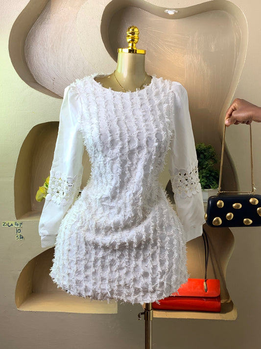ZILA41 WHITE DRESS SIZE10 Length34 (little stain)