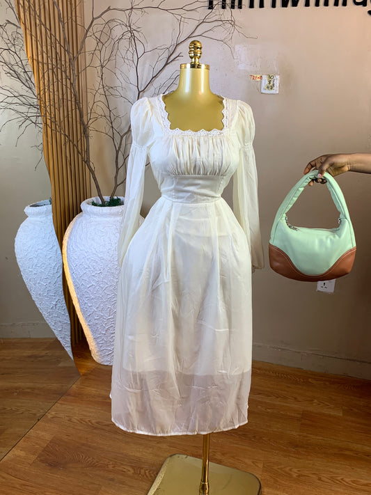 TREND30 SIZE8 Length47 white dress
