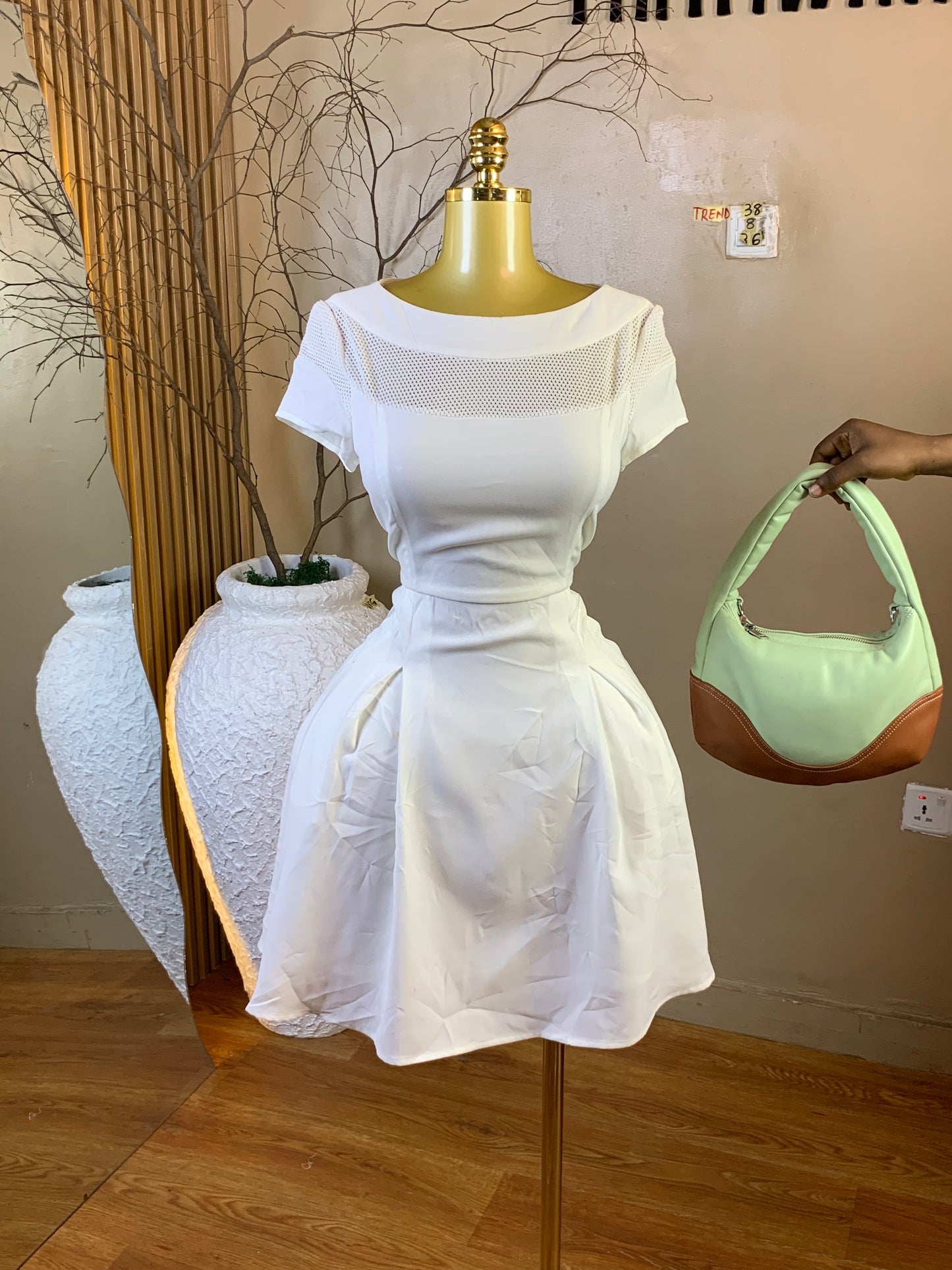TREND38 SIZE8 Length36 white dress