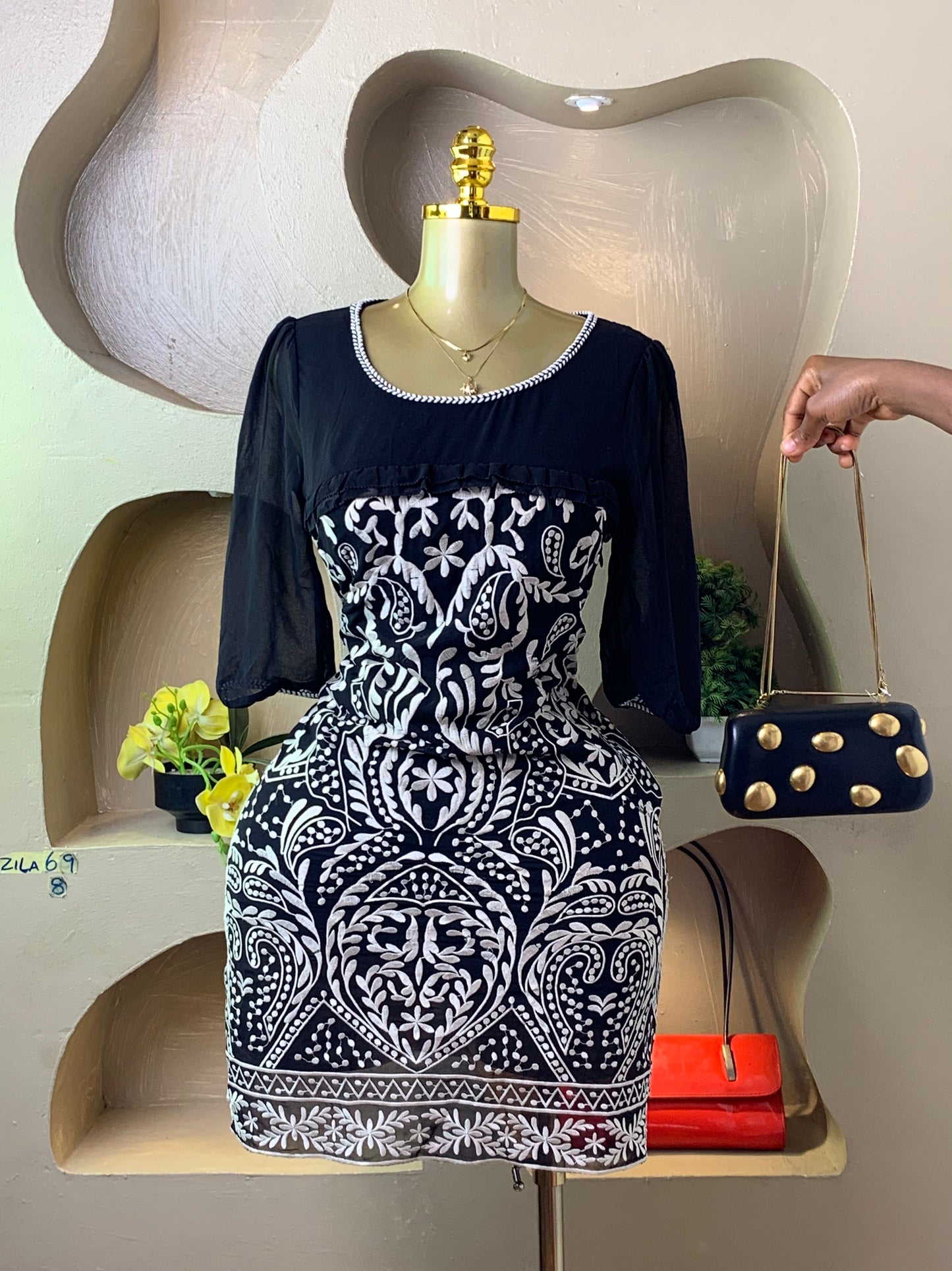 ZILA69 BLACK DRESS SIZE8