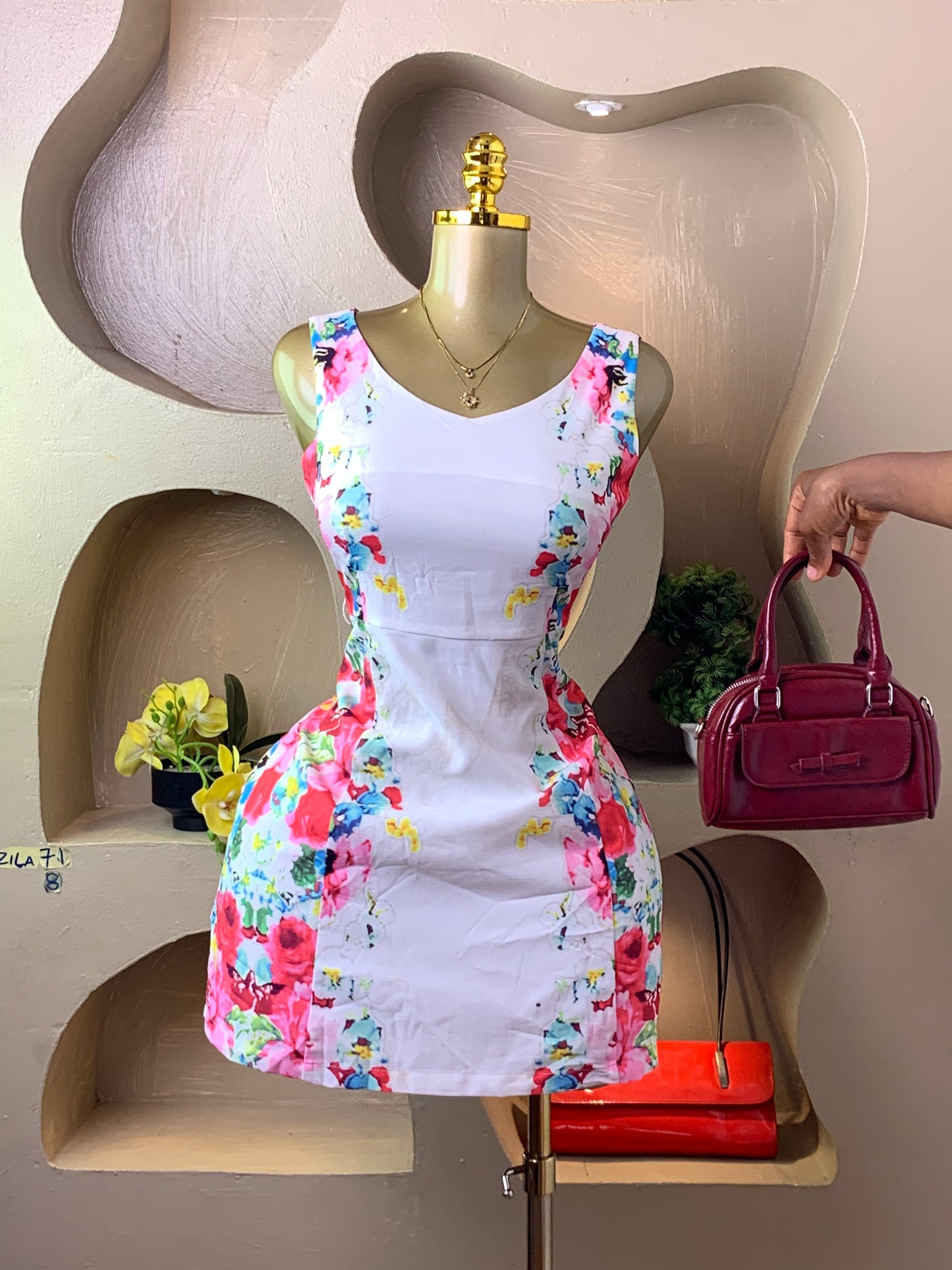 ZILA71 FLORAL DRESS SIZE8