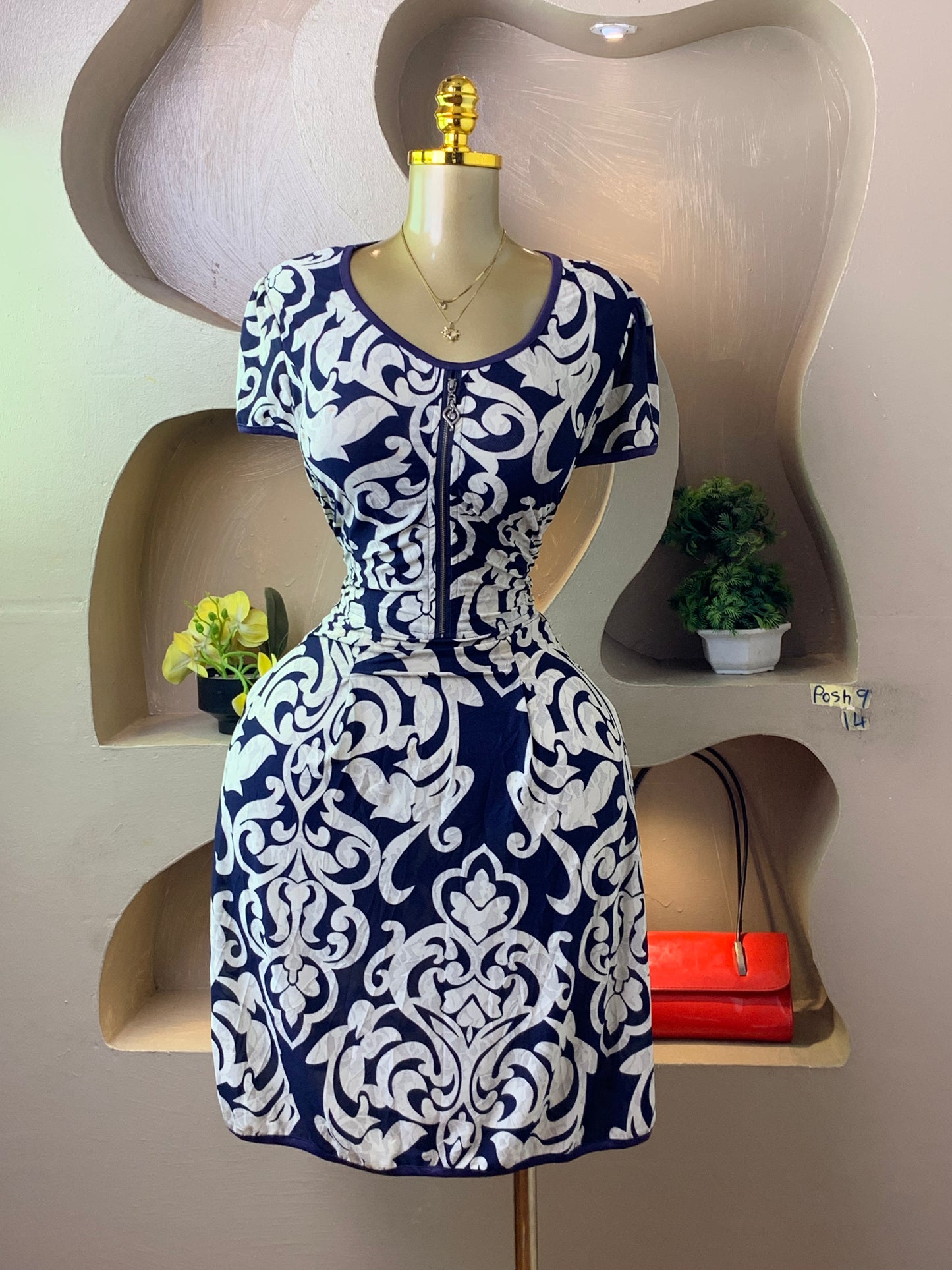 POSH9 FLORAL DRESS SIZE14
