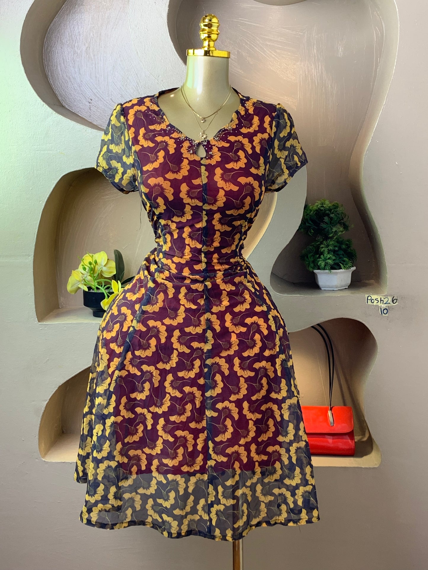 POSH26 FLORAL DRESS SIZE10