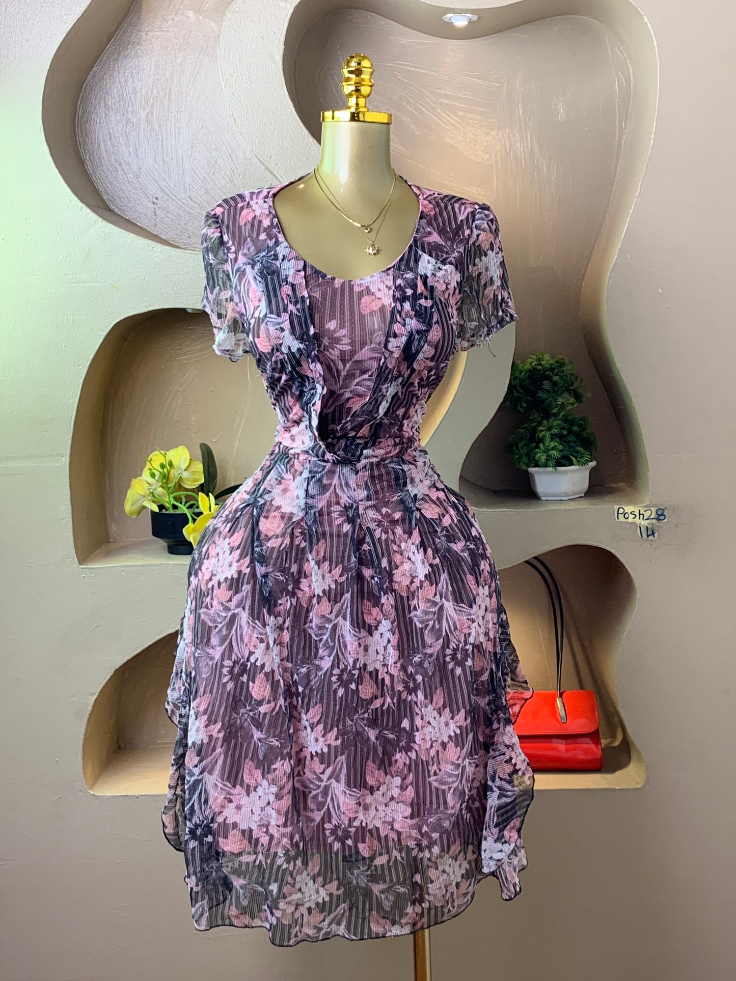 POSH28 FLORAL DRESS SIZE14