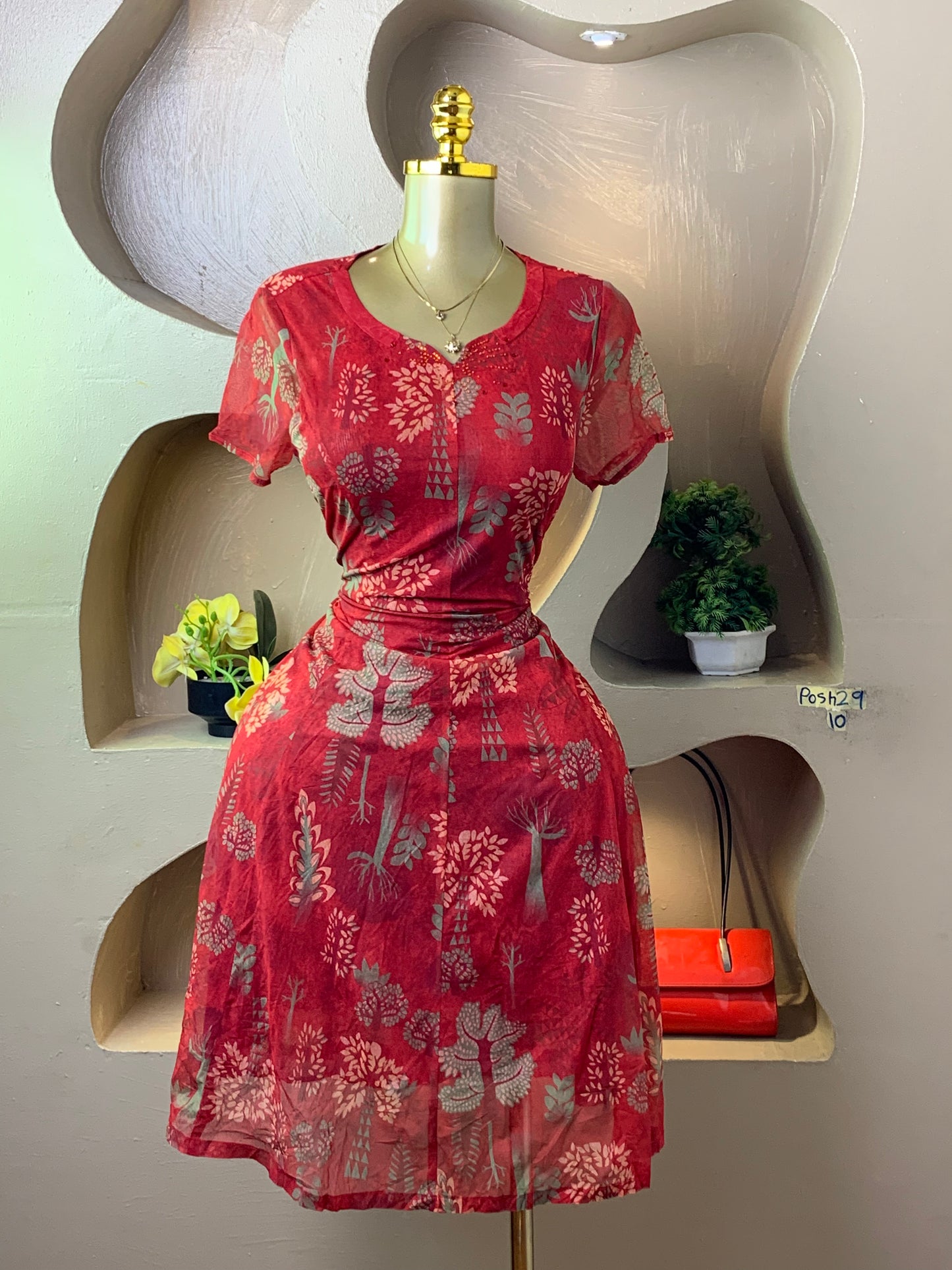 POSH29 FLORAL DRESS SIZE10