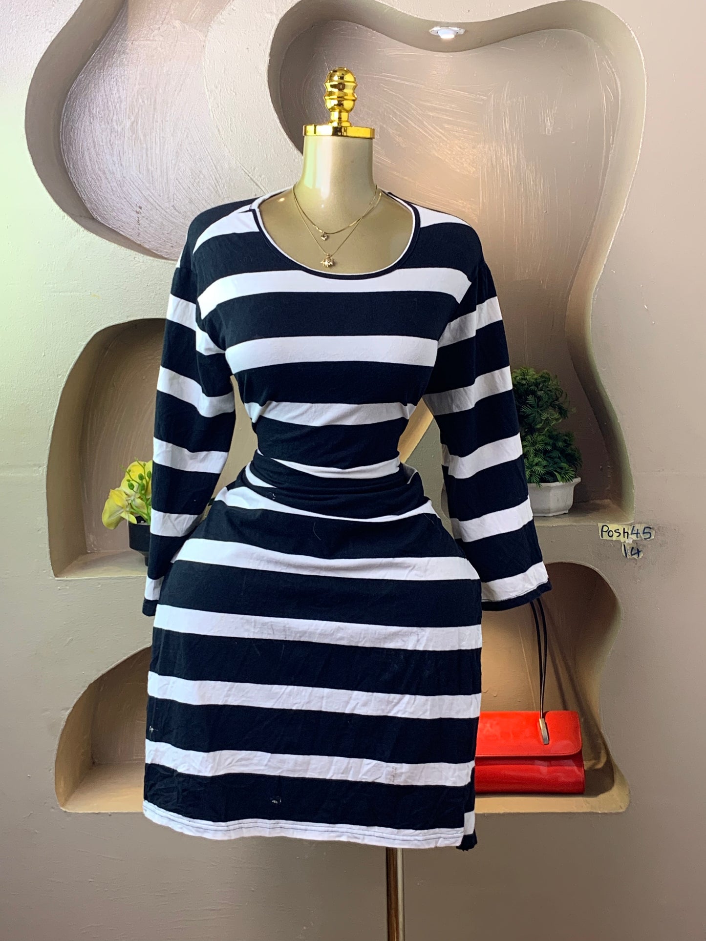 POSH45 BLACK&WHITE STRIPES DRESS SIZE14