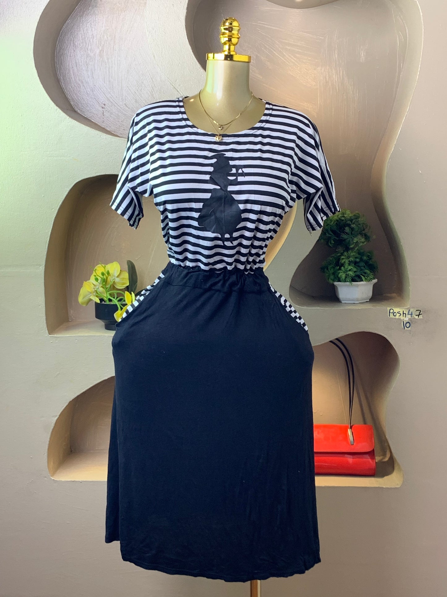 POSH47 BLACK&WHITE DRESS SIZE10