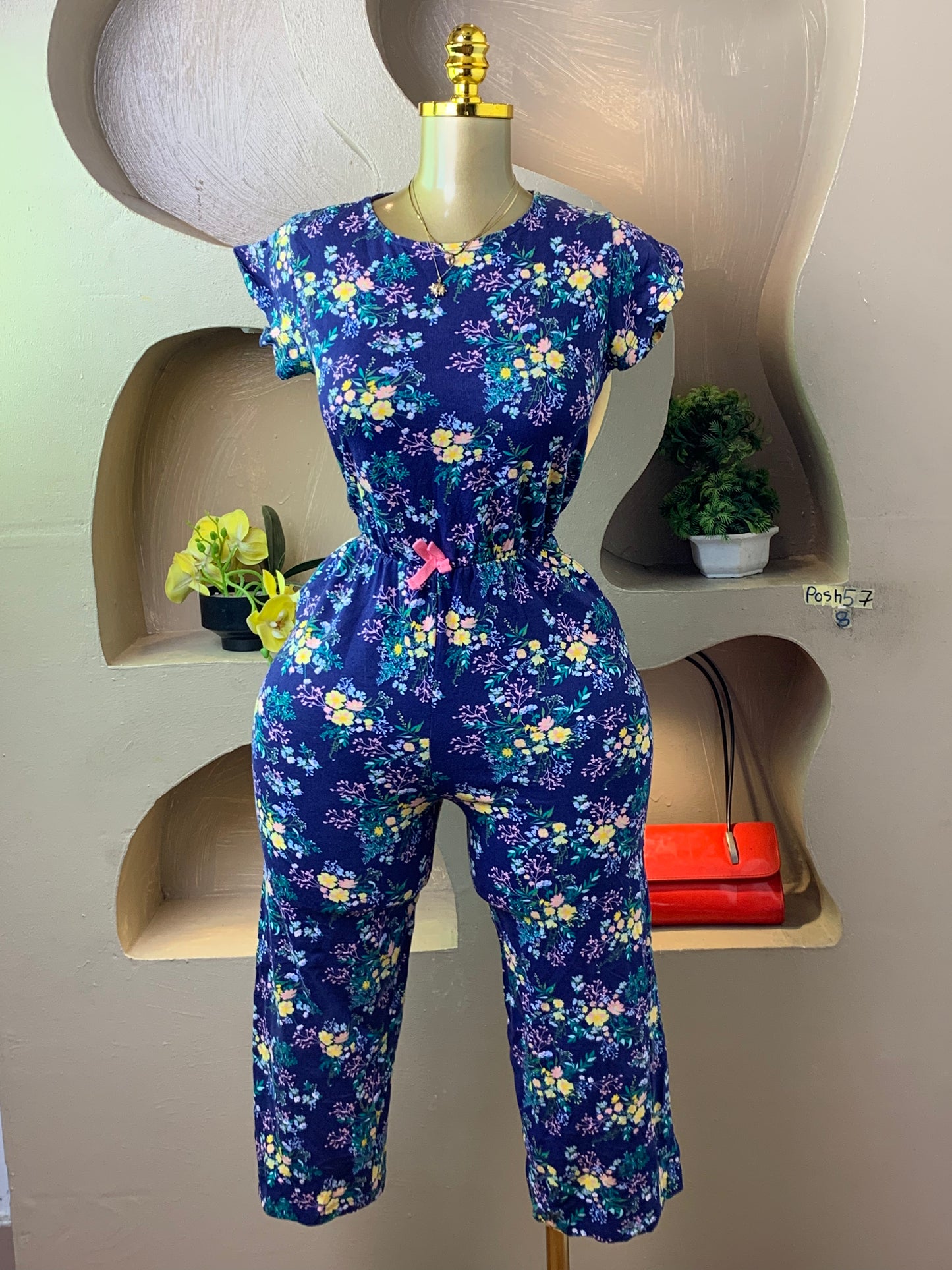 POSH57 FLORAL JUMPSUIT SIZEZ8