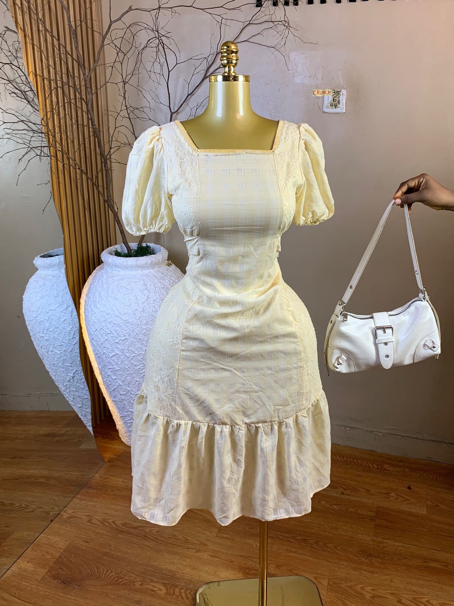 CRUNCH35 SIZE6 Length44 cream dress